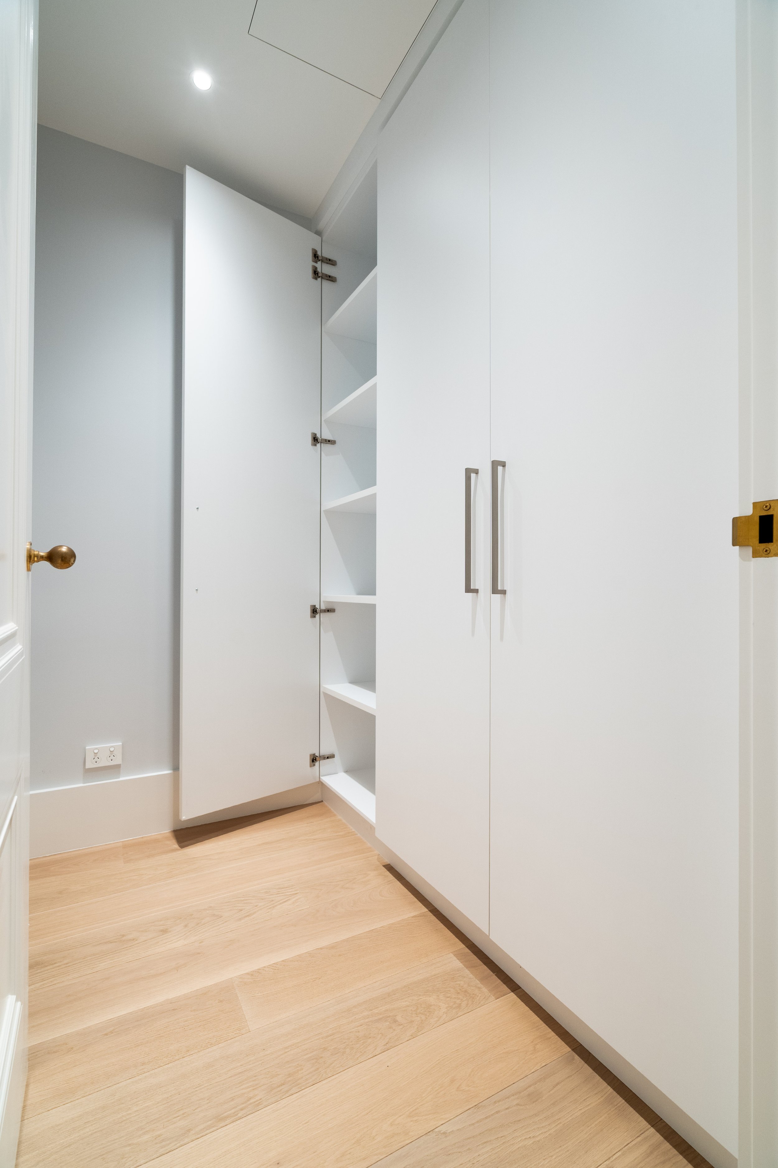 A closet that flexes