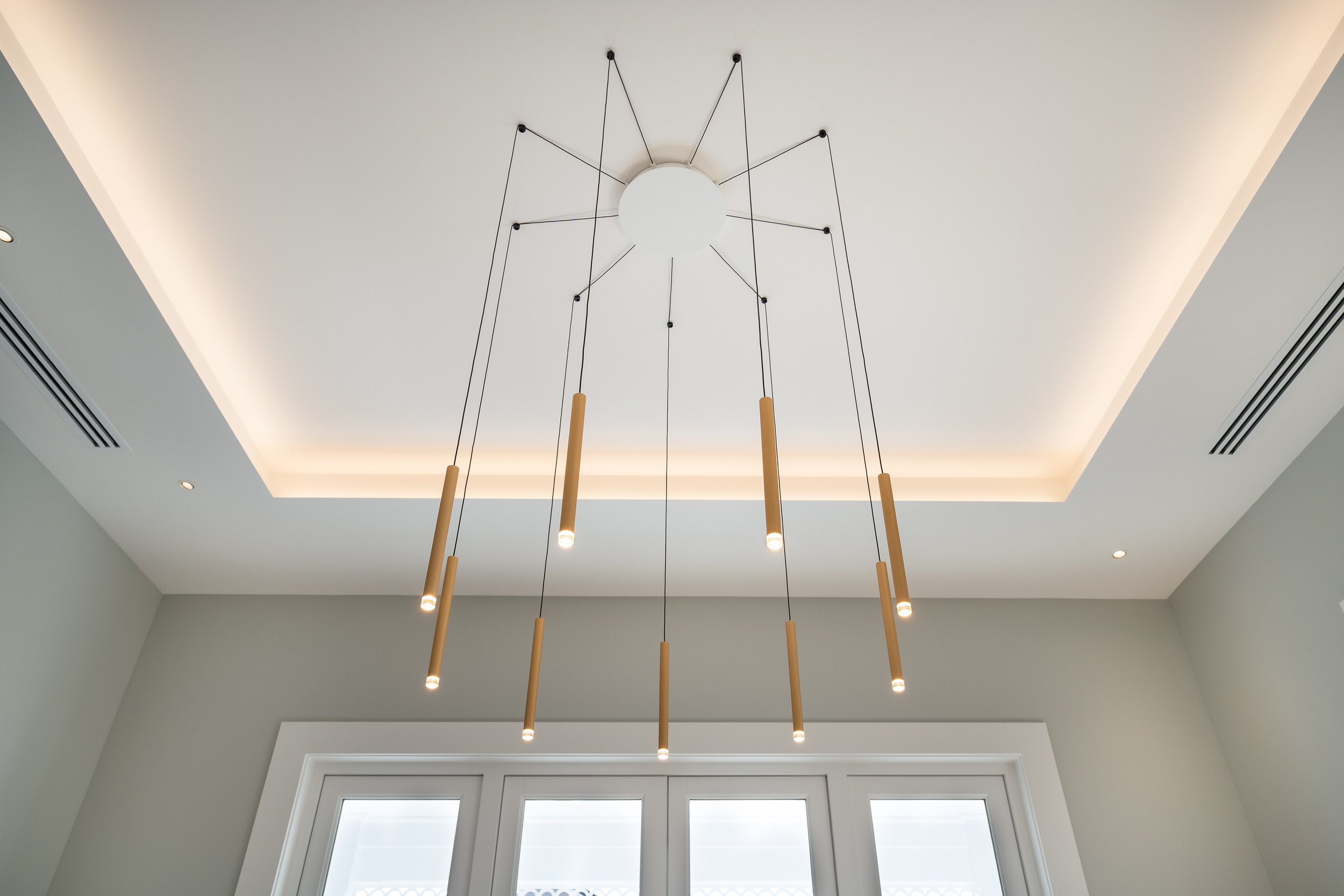 A ceiling with presence