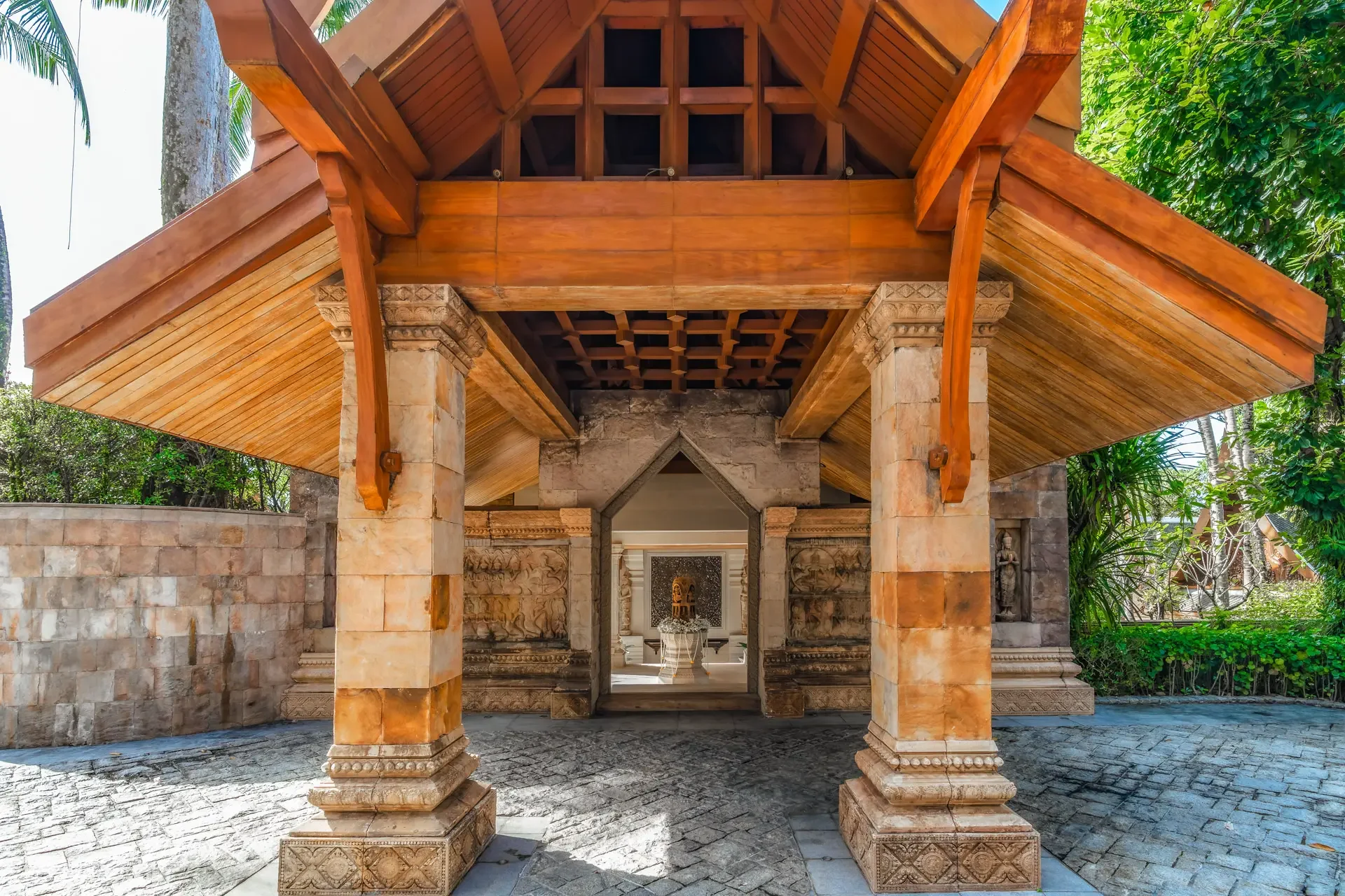 Luxury-Villa-Sawan-Trisara-1.webp