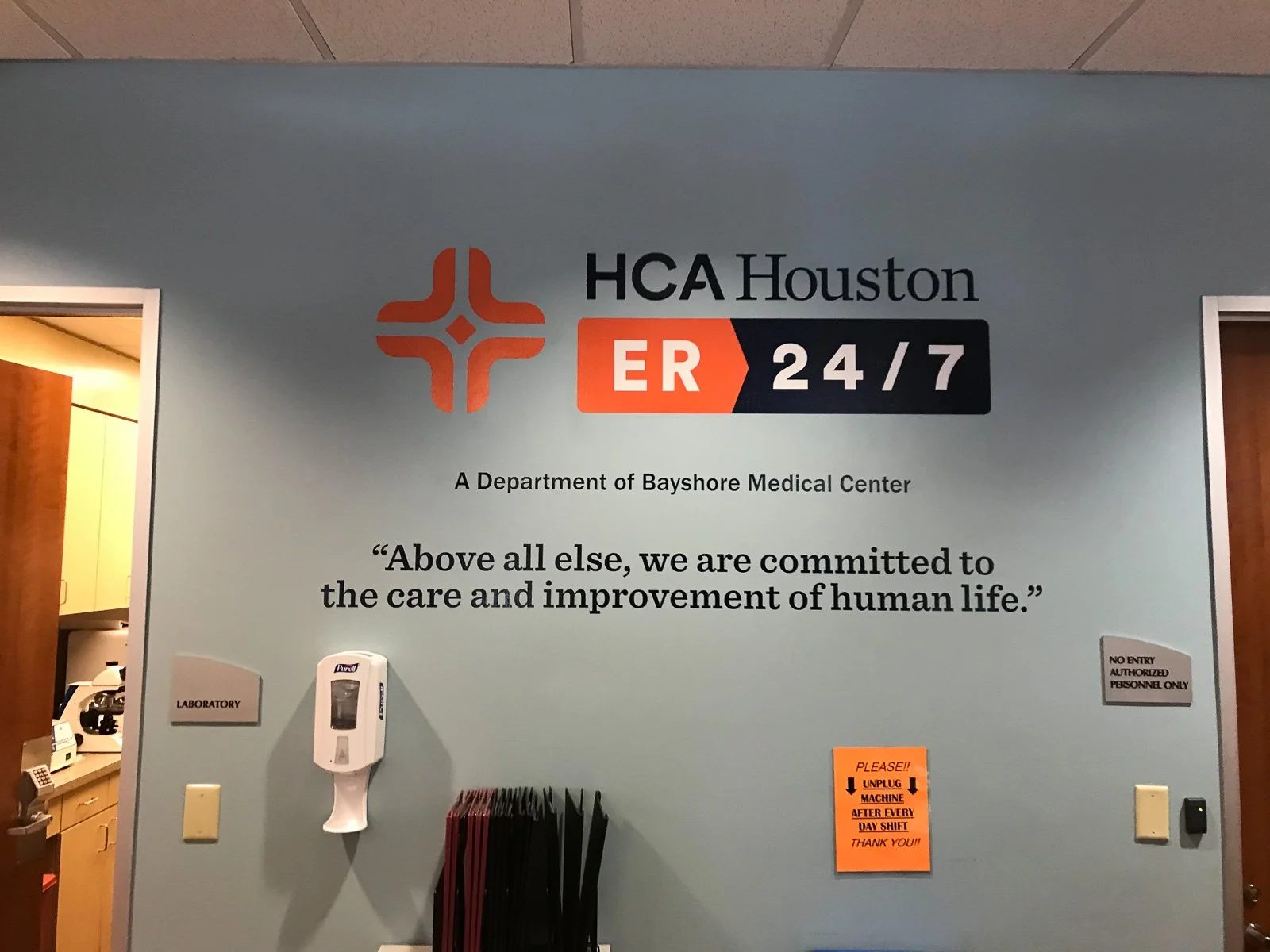 interior-hospital-signage-hosuton.jpg