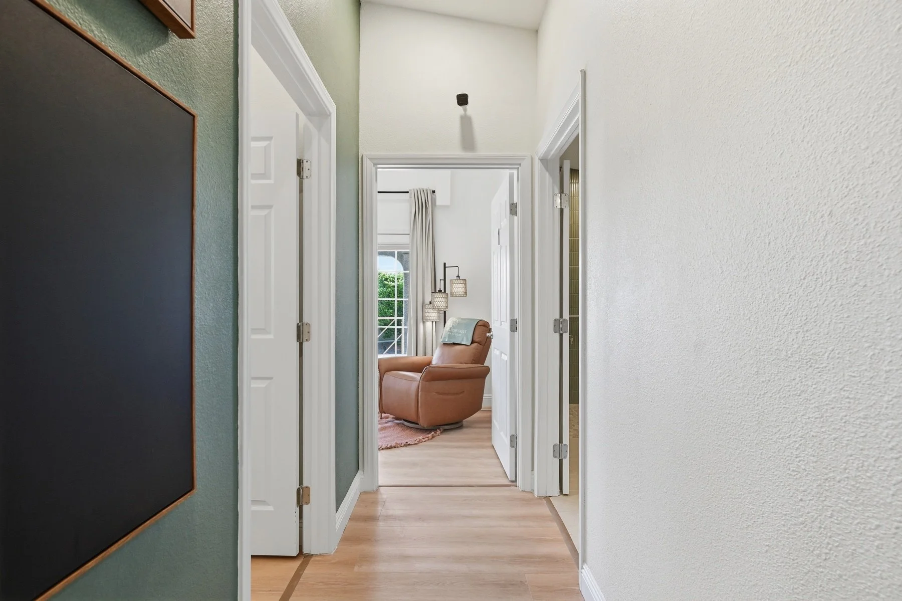 13_hallway.jpg