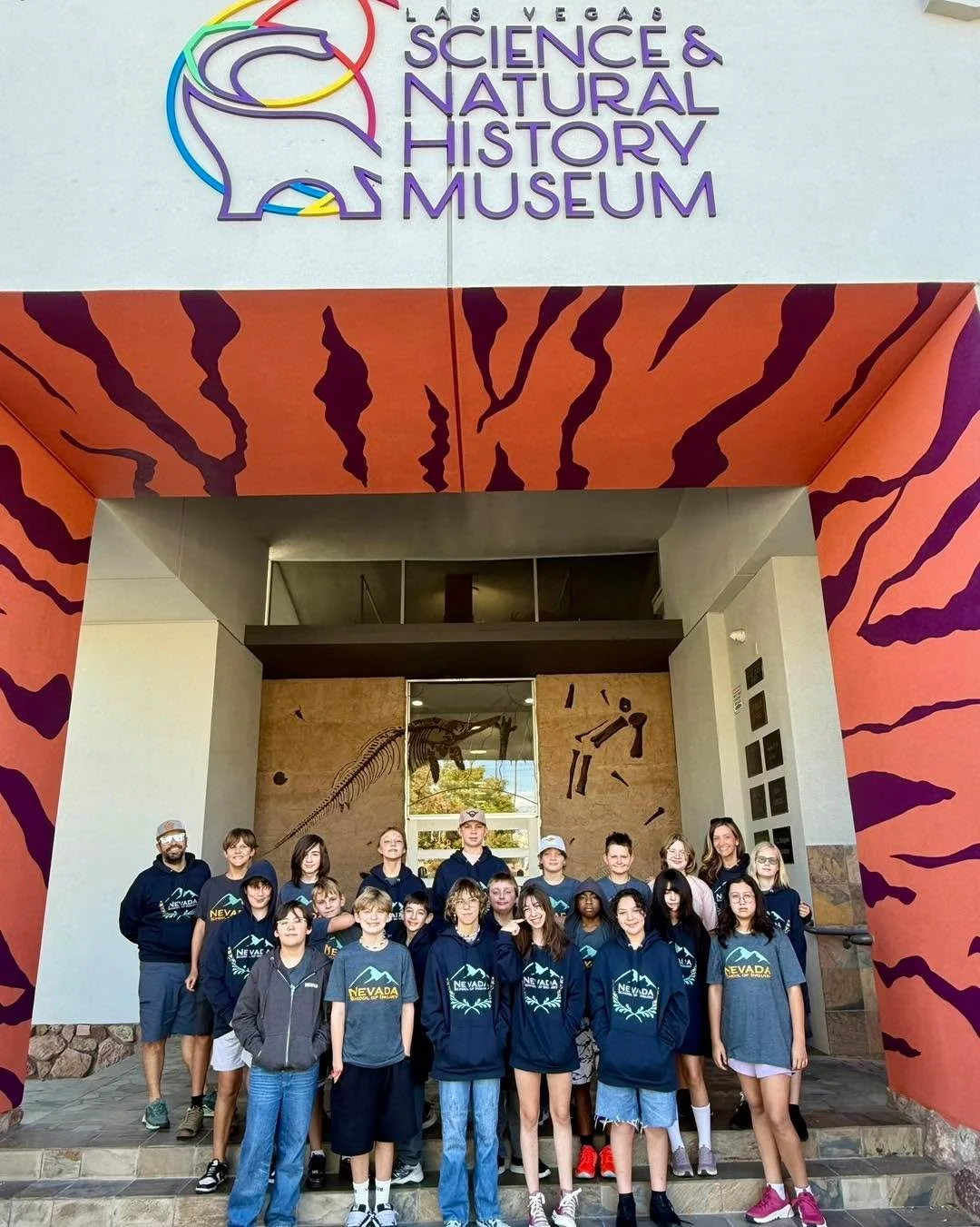 🚌 Week 3, Day 2: Our First Off Campus Adventure!🦴 

Today we packed up the bus and headed to the Las Vegas Natural History Museum for our very first Off Campus Adventure! Huge shoutout to our amazing guide, Abigail, who led us through the exhibits 