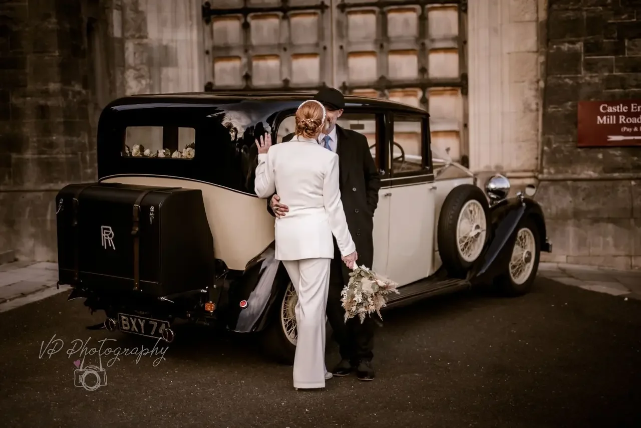 Vintage Wedding Cars vs Classic Wedding Cars: Which Style Is Right for You?