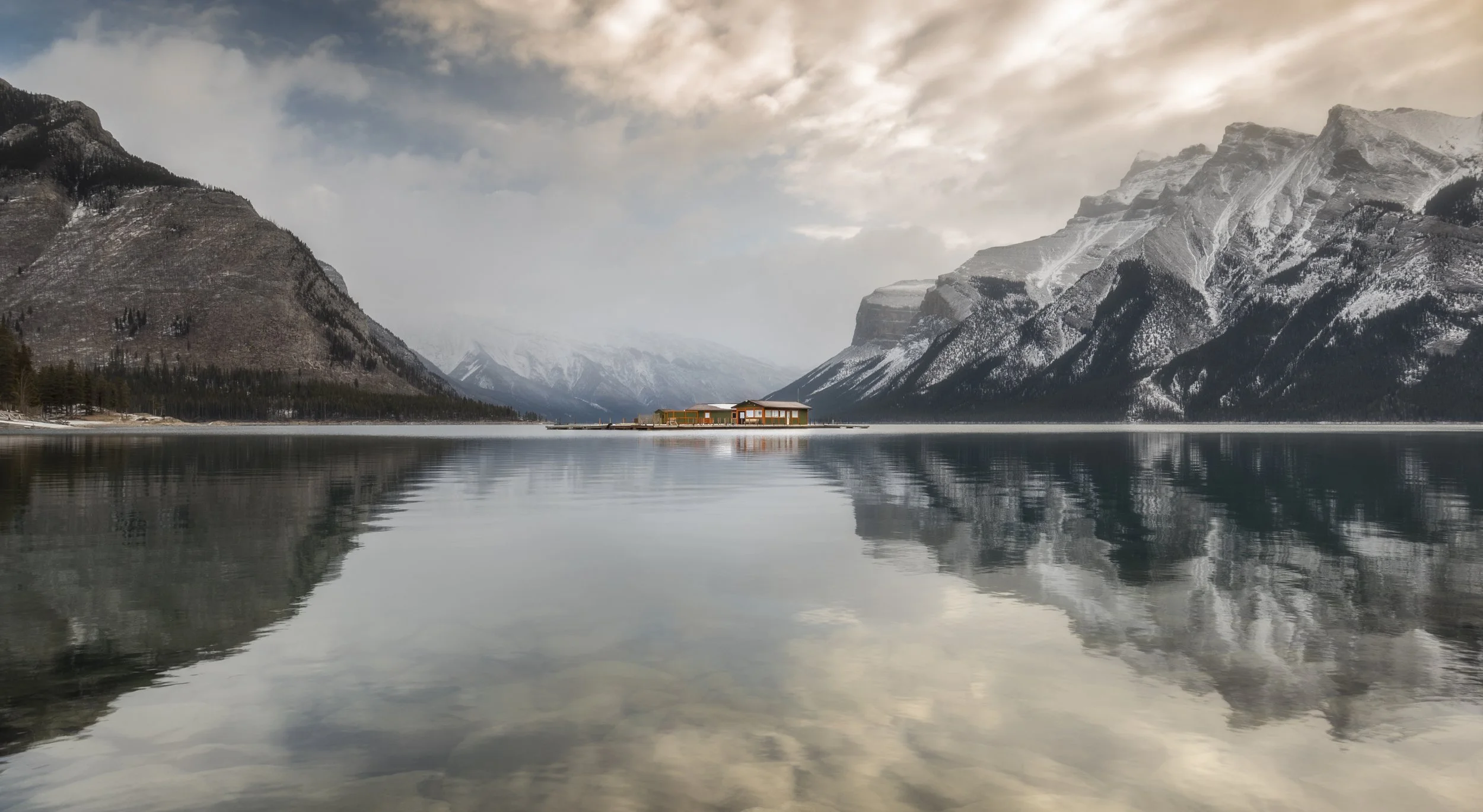 Lake Minnewanka cruise office, Banff