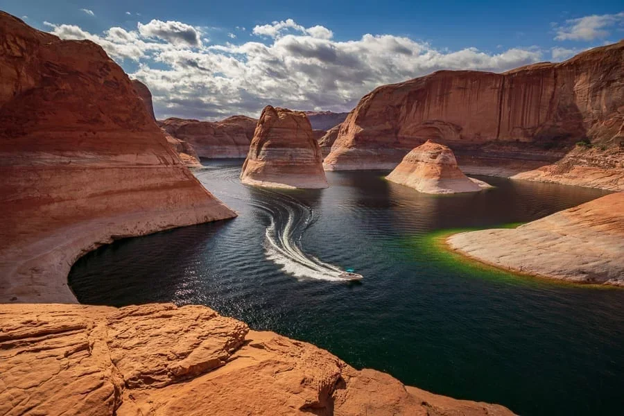 Lake-Powell-Boat.webp