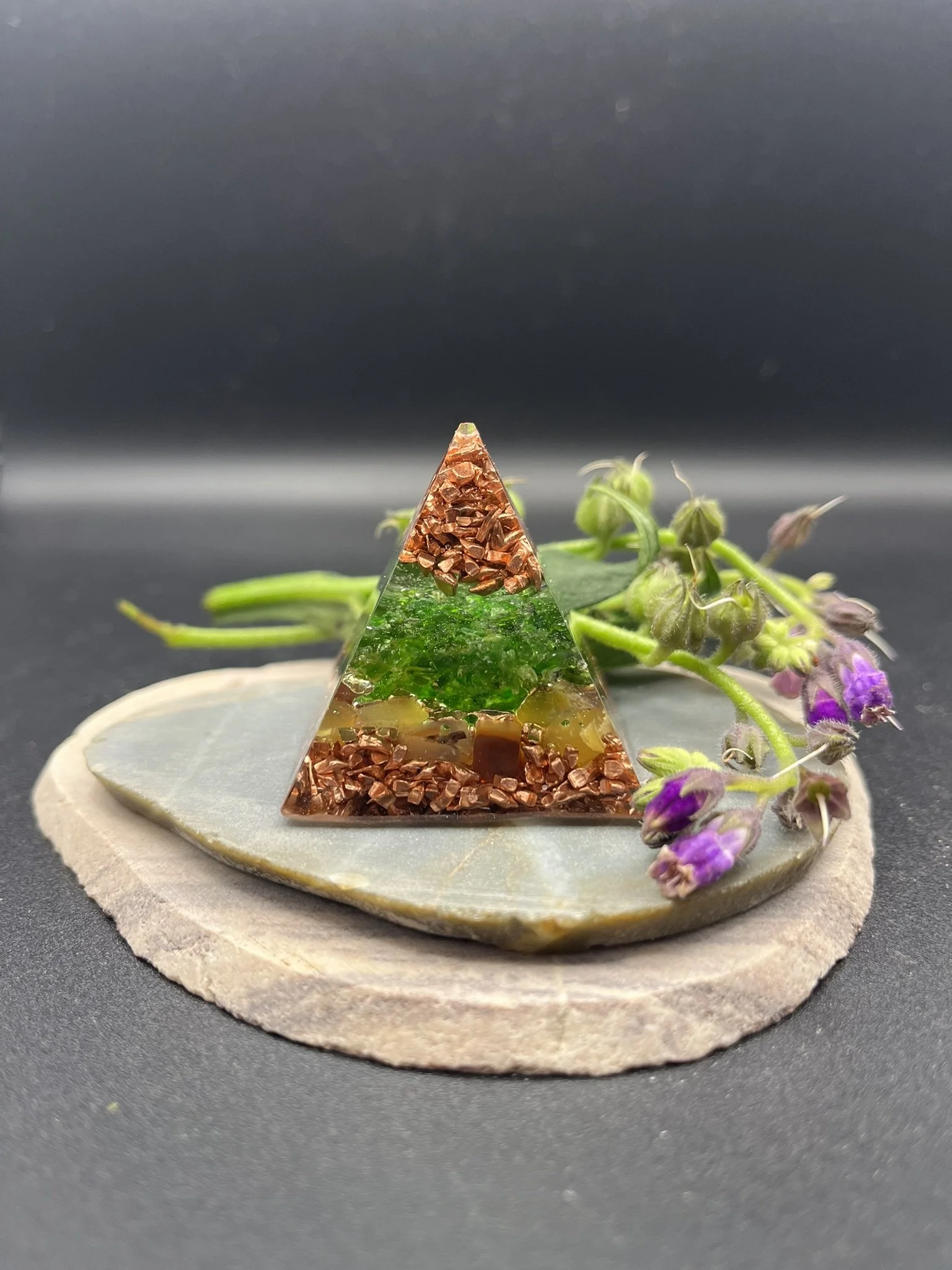 #41- 4 cm Orgonite Pyramid