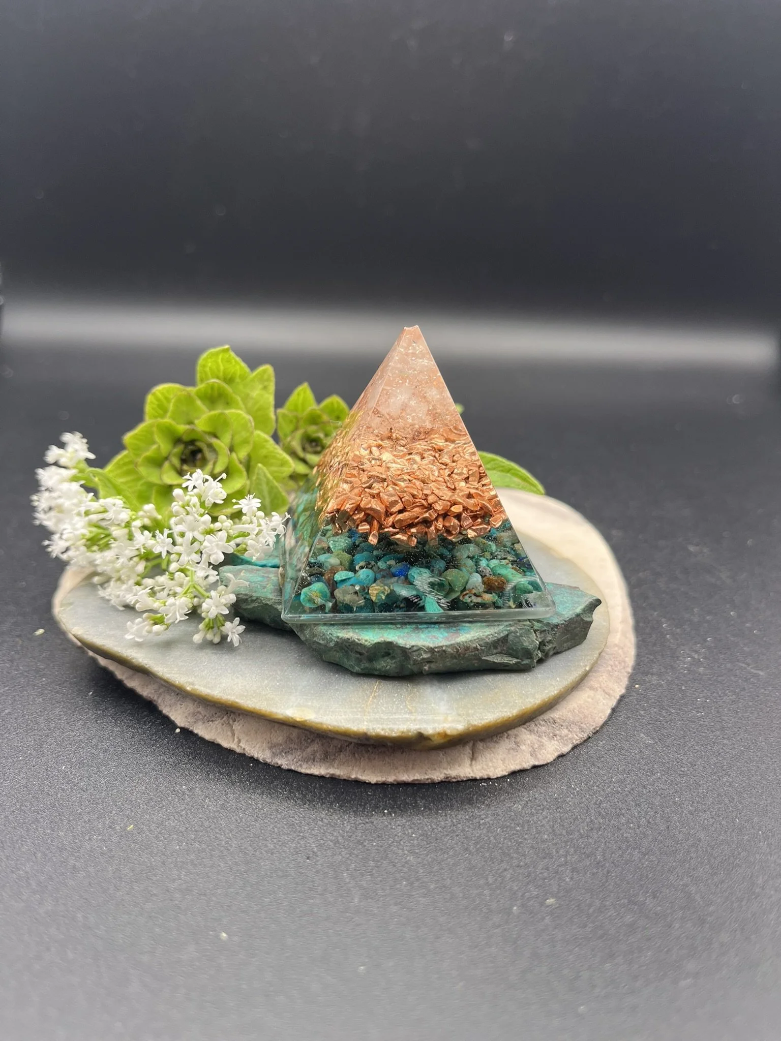 #43- 5 cm Orgonite Pyramid