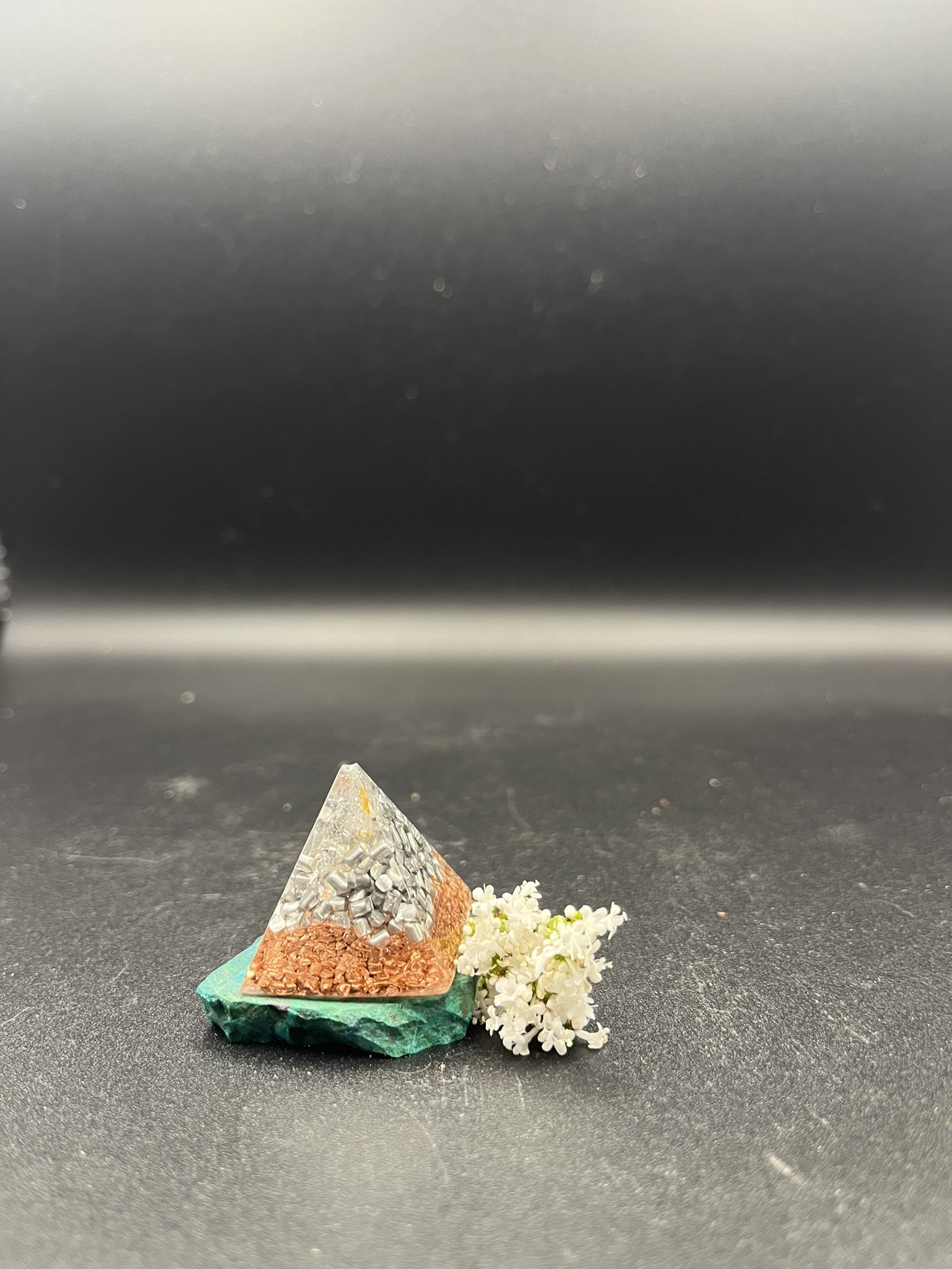 #20- 2.5 cm Orgonite Pyramid