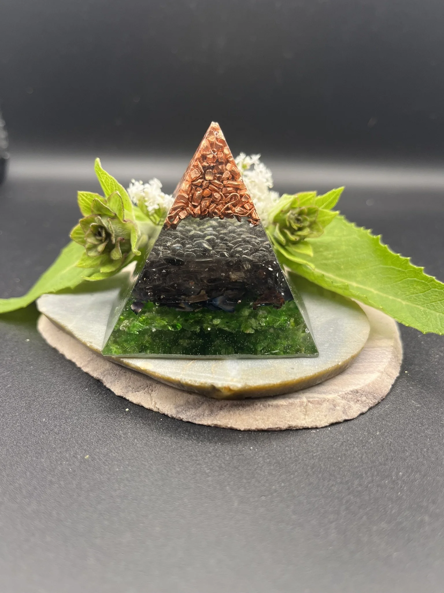 #40- 5 cm Orgonite Pyramid