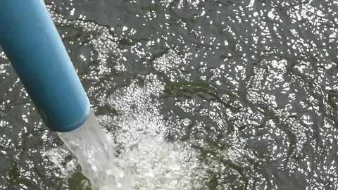 Recovery and reuse stage of the Magnetic Particle Extraction (MPE) process, showing a magnetic separator recovering contaminant-bound magnetic particles for cleaning and reuse, supporting sustainable water treatment and resource recovery