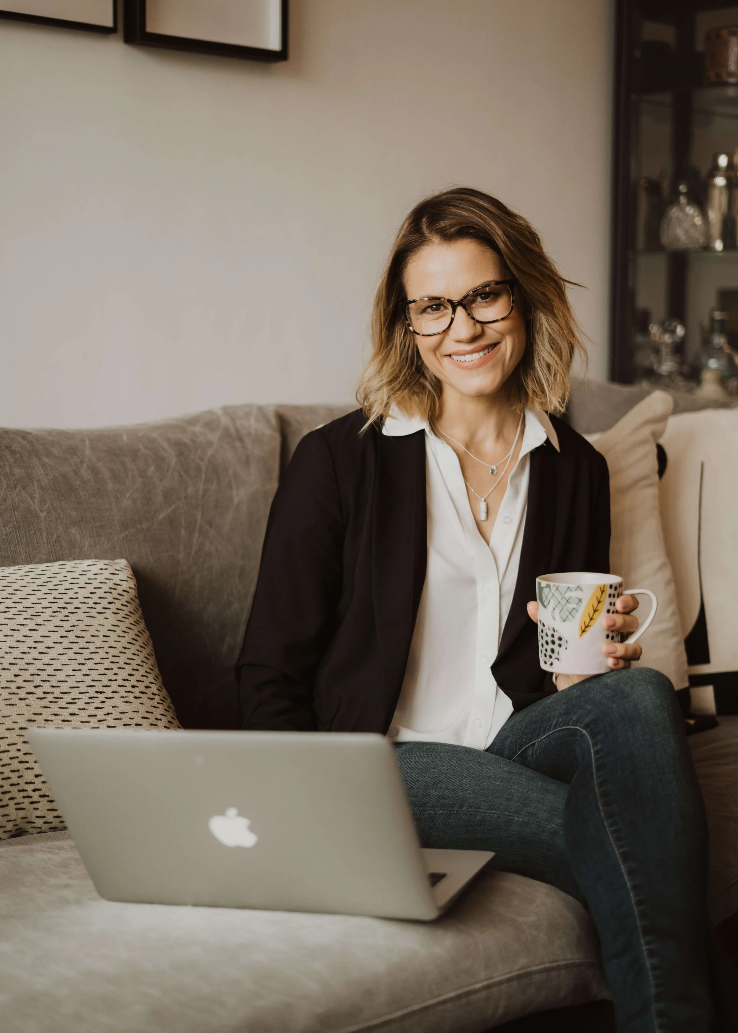 Tess with laptop – Dr Tess Browne Clinical Psychologist