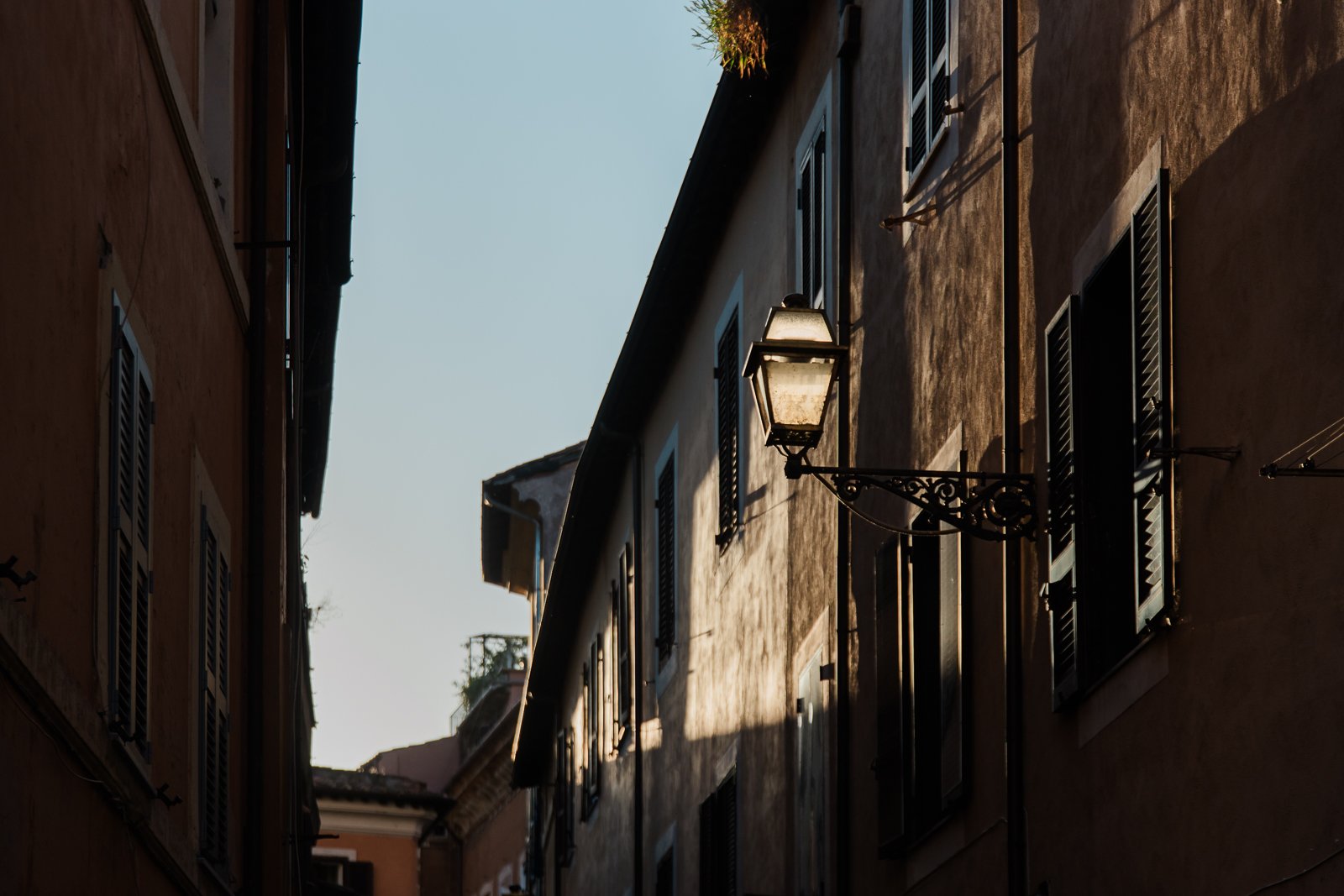 Early morning light in the backstreets of Trastevere