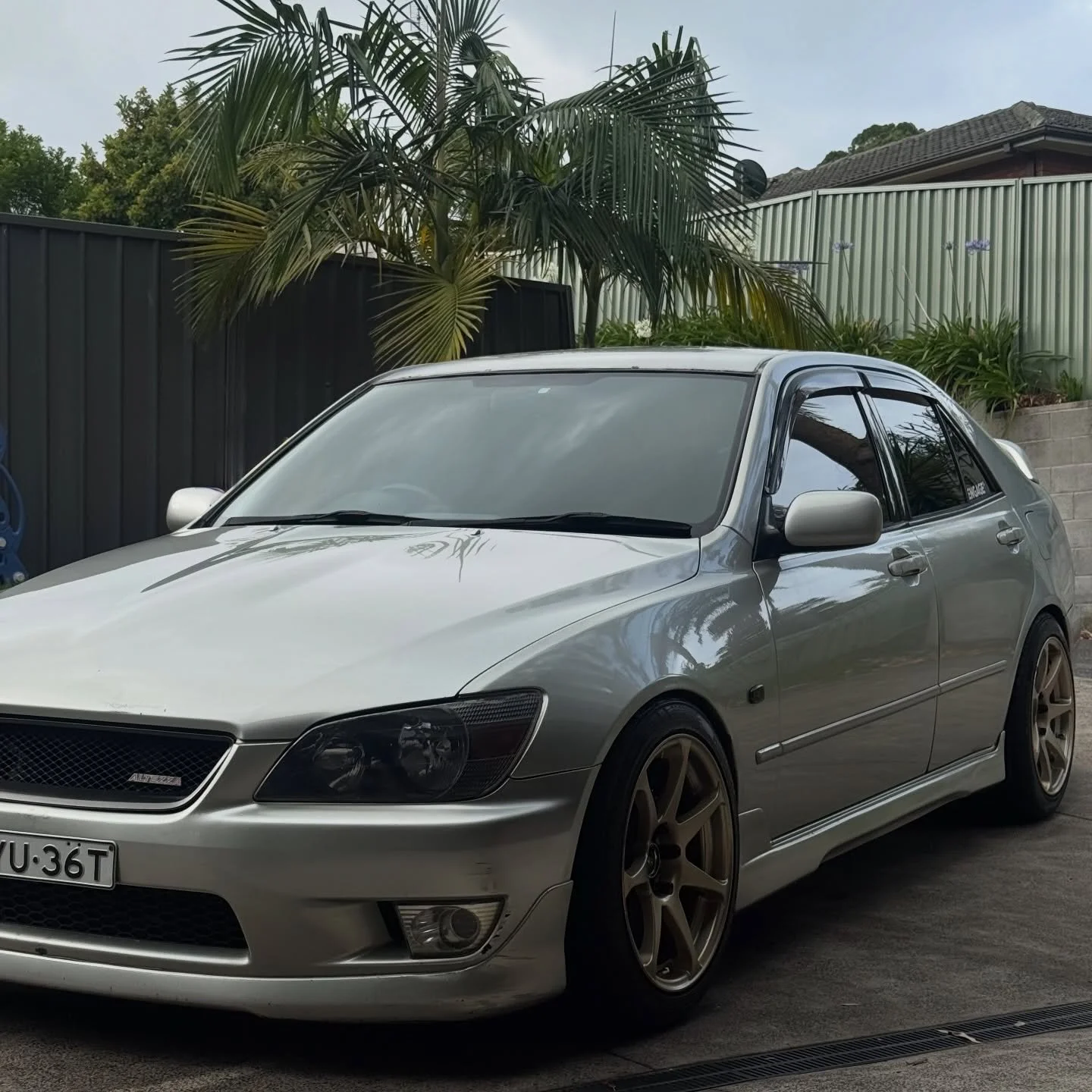 With my detailing service I still manage to make a 25 year old car come up great, yes it has imperfections but that comes with age, still looks amazing 👌