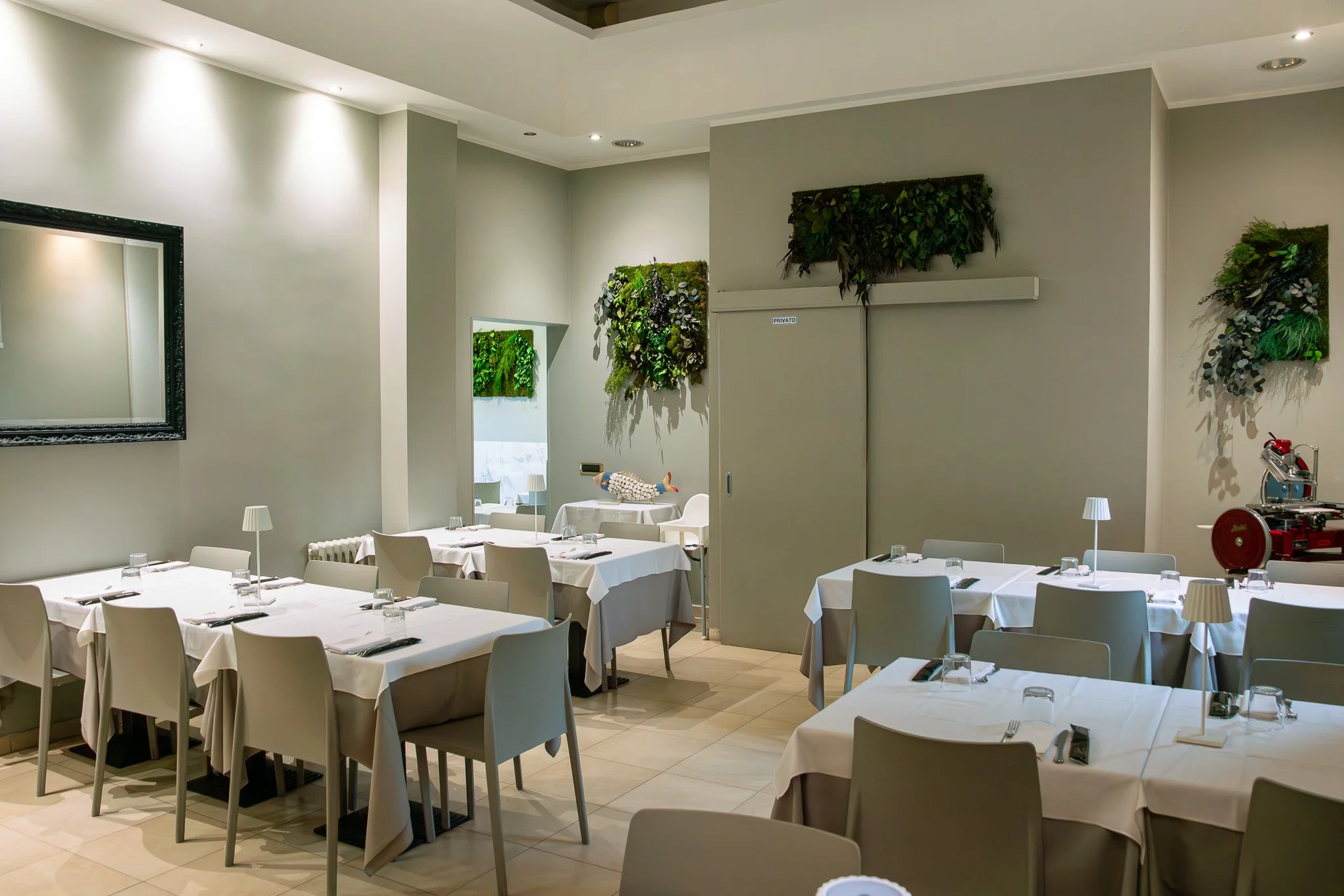 RONDINELLE_locale1.jpg