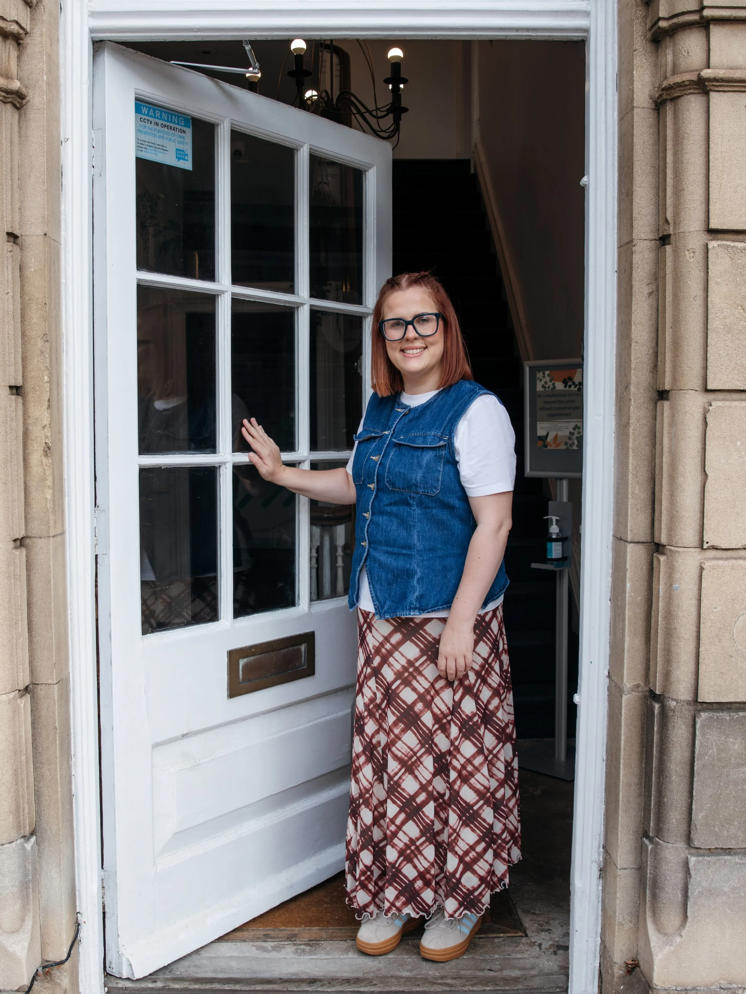 It may be spooky season 👻
but don&rsquo;t let therapy be scary🎃

@73firstframe thank you so much for this fabulous photos of me &amp; the counselling space I use at the @meltonwellnesshouse 🧡