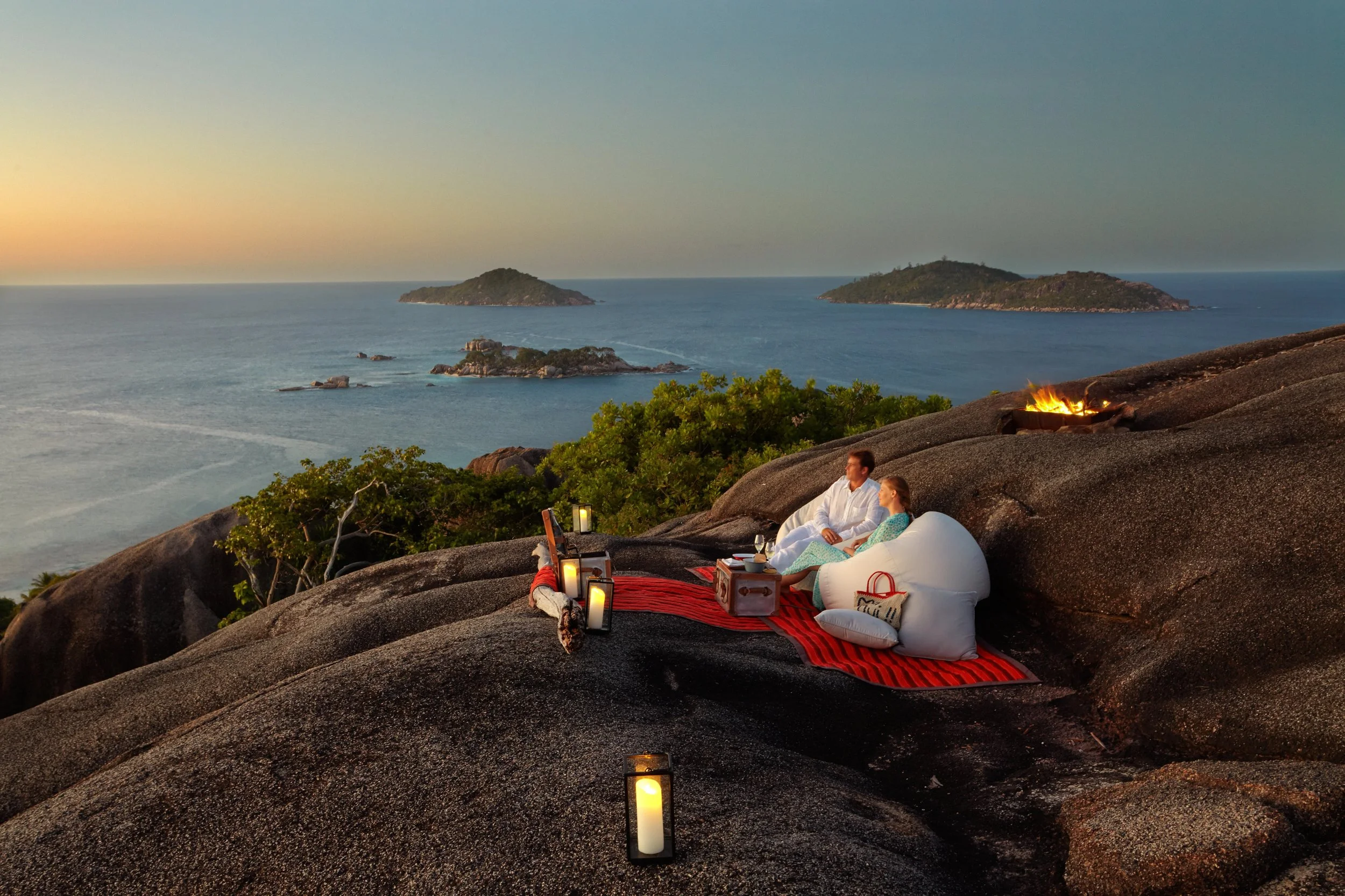 imgi_157_Sunset_cocktail_on_Top_of_the_Hill3.jpg