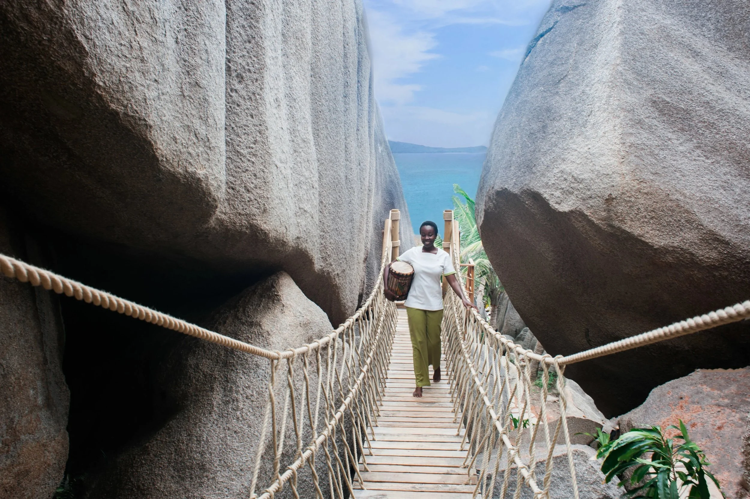 imgi_181_Six_Senses_Spa_rope_bridge.jpg