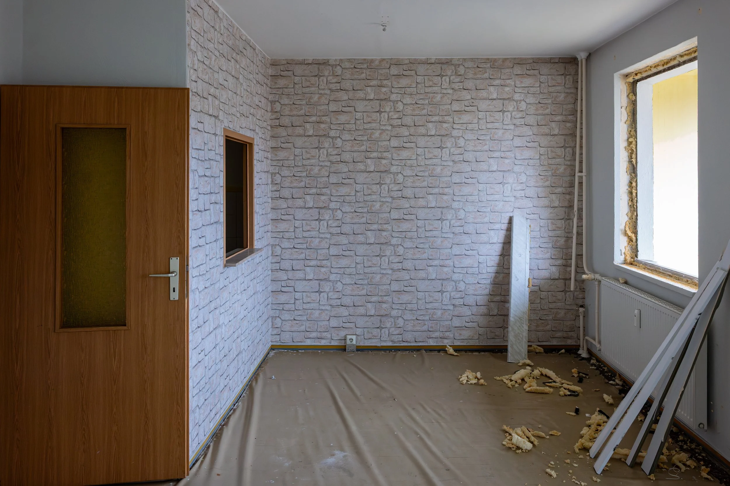 Plattenbau Lounge Interior 13.jpg