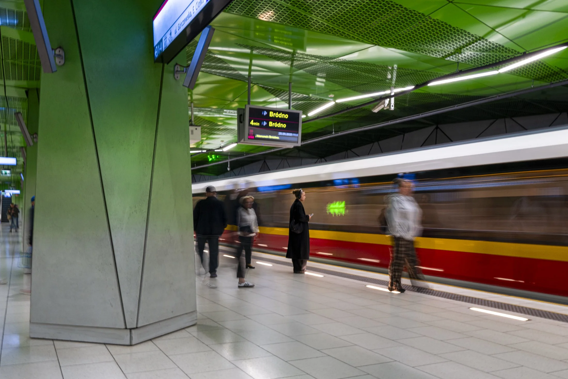 Warsaw-Metro 1.jpg
