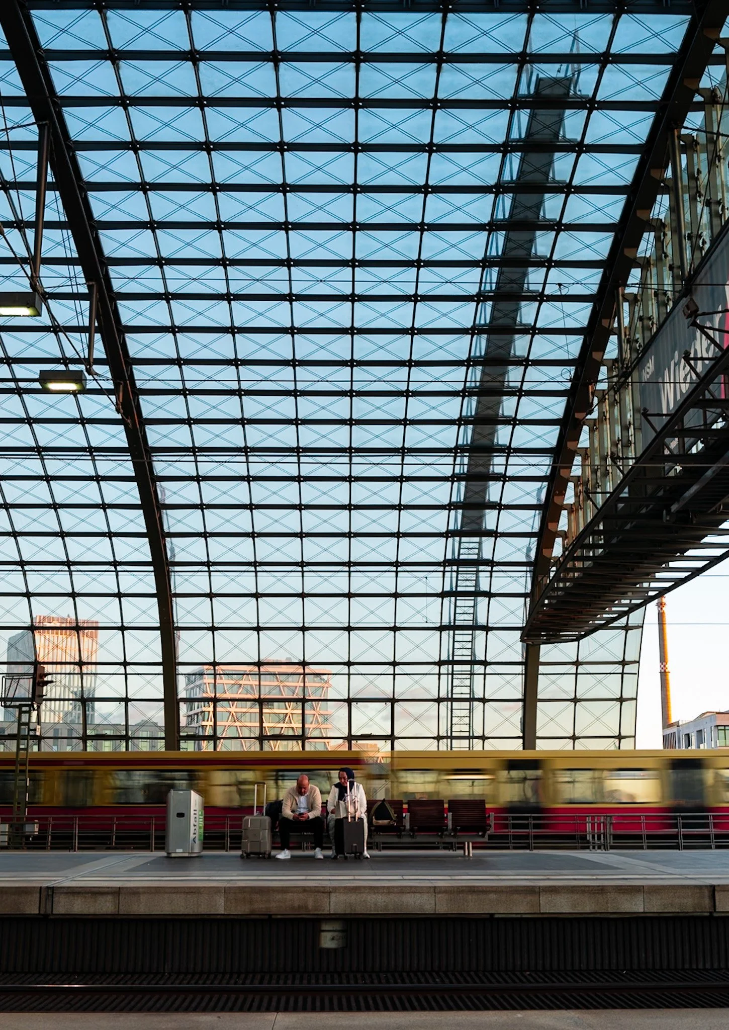 Berlin-architecture-hauptbahnhof.jpg