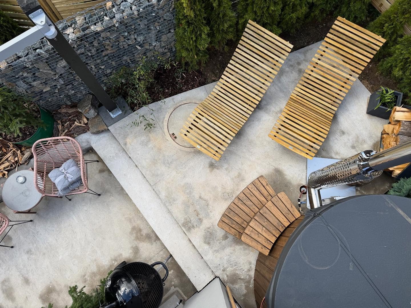 Garden Residence - The Garage - za sebou m&aacute; prvn&iacute; měs&iacute;c 🌑 

Jsme r&aacute;di, že se V&aacute;m n&aacute;&scaron; třet&iacute; rekreačn&iacute; domek l&iacute;b&iacute;🧚🏻

Tě&scaron;te se na dal&scaron;&iacute; 📍

#tinyhouse #