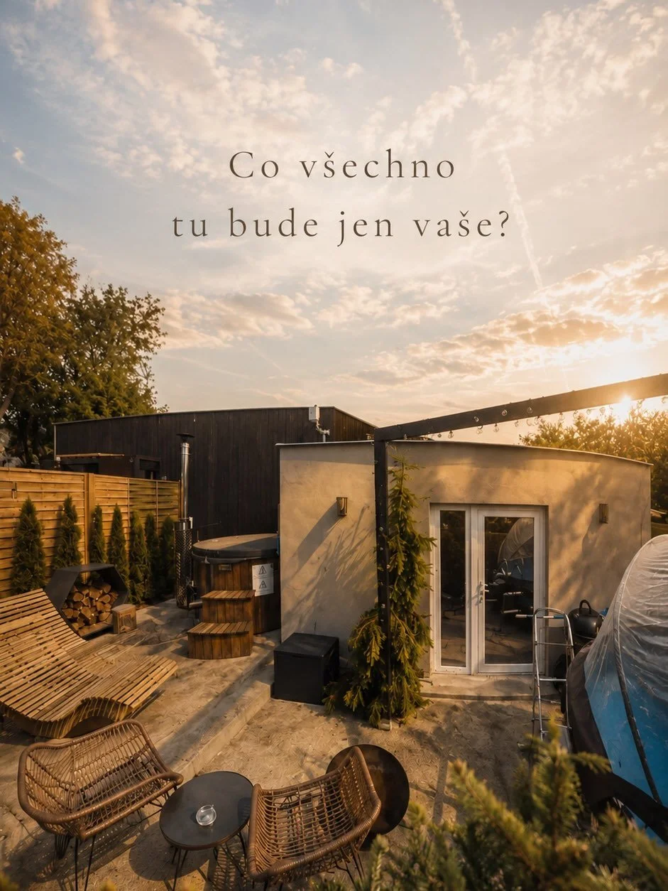 Co v&scaron;echno tu bude jen va&scaron;e? 🤍

M&iacute;sto, kde nemus&iacute;te nic sd&iacute;let s dal&scaron;&iacute;mi hosty.
Jen vy dva, soukrom&iacute; a čas, kter&yacute; si můžete už&iacute;t přesně podle sebe.

R&aacute;no pomalu. Přes den b