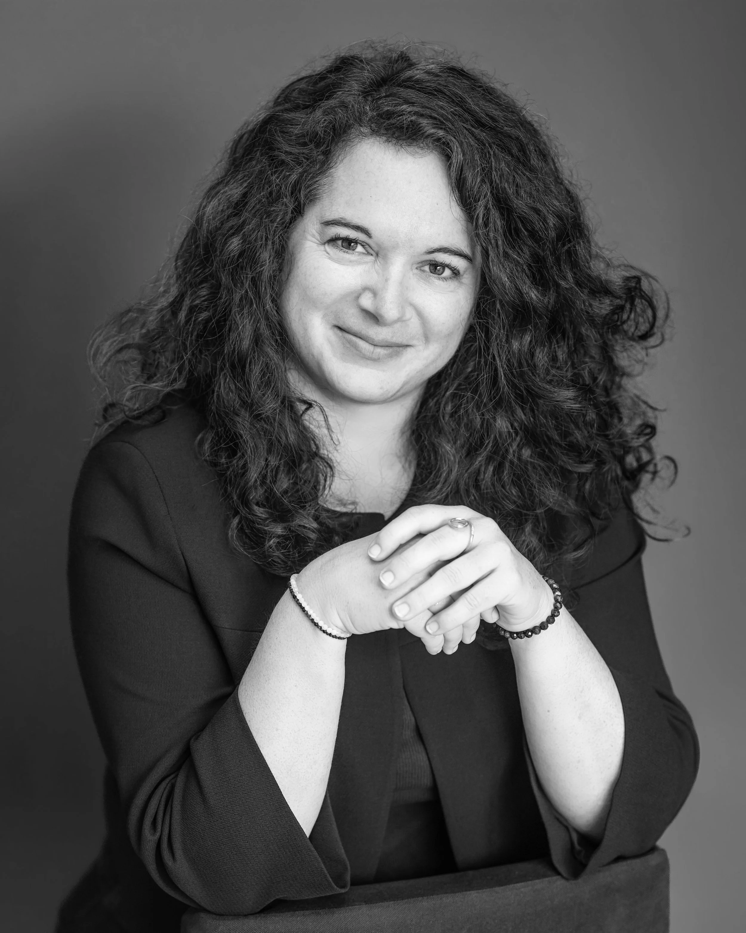 Portrait d’Aurélie Todeschini, consultante senior en consolidation financière et fondatrice de Pikili Advisory.