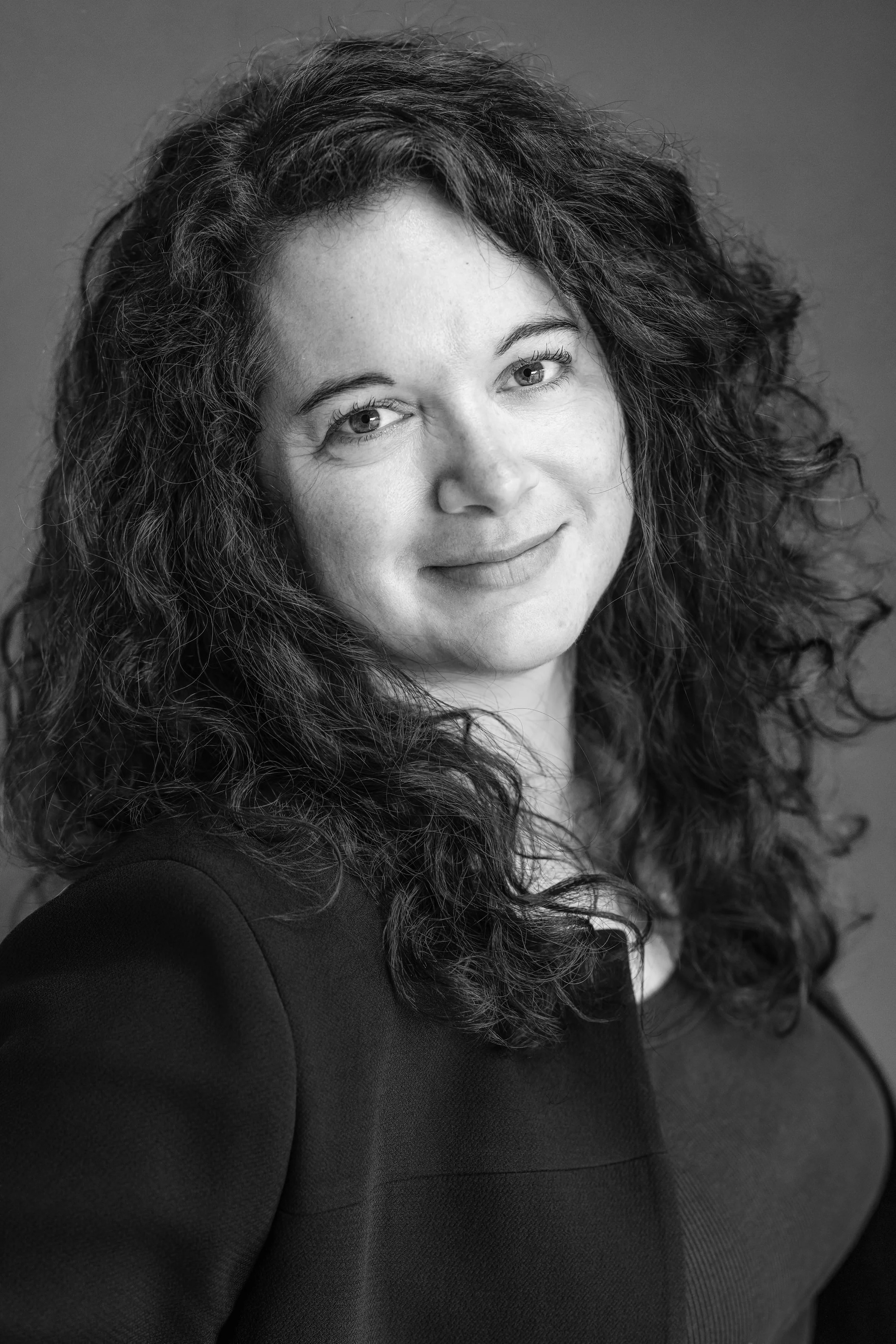 Portrait d’Aurélie Todeschini, consultante senior en consolidation financière et fondatrice de Pikili Advisory.