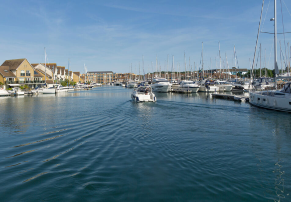 Power boaters from BHYC on their way to Port Solent