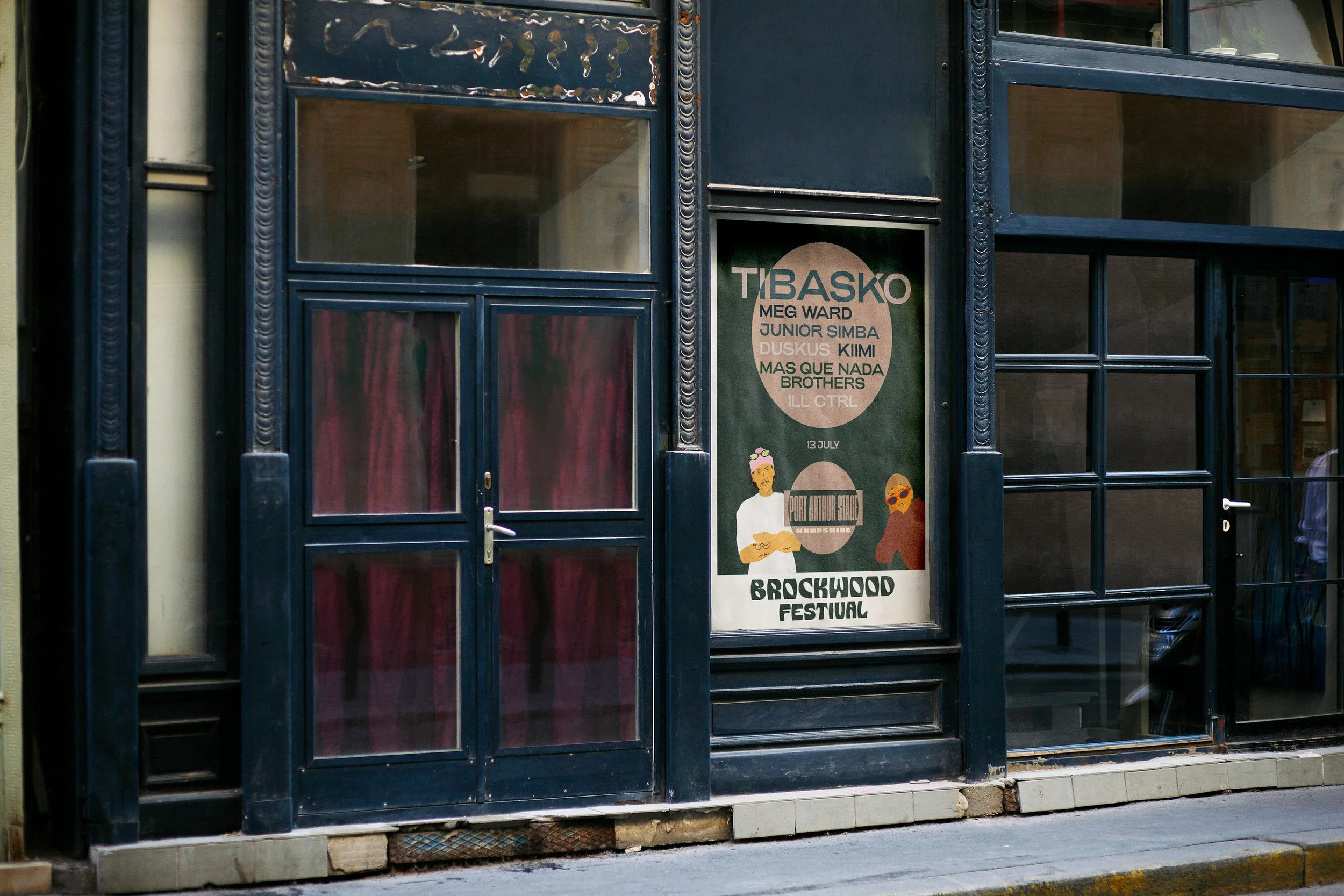 08_urban_poster_mockup.jpg