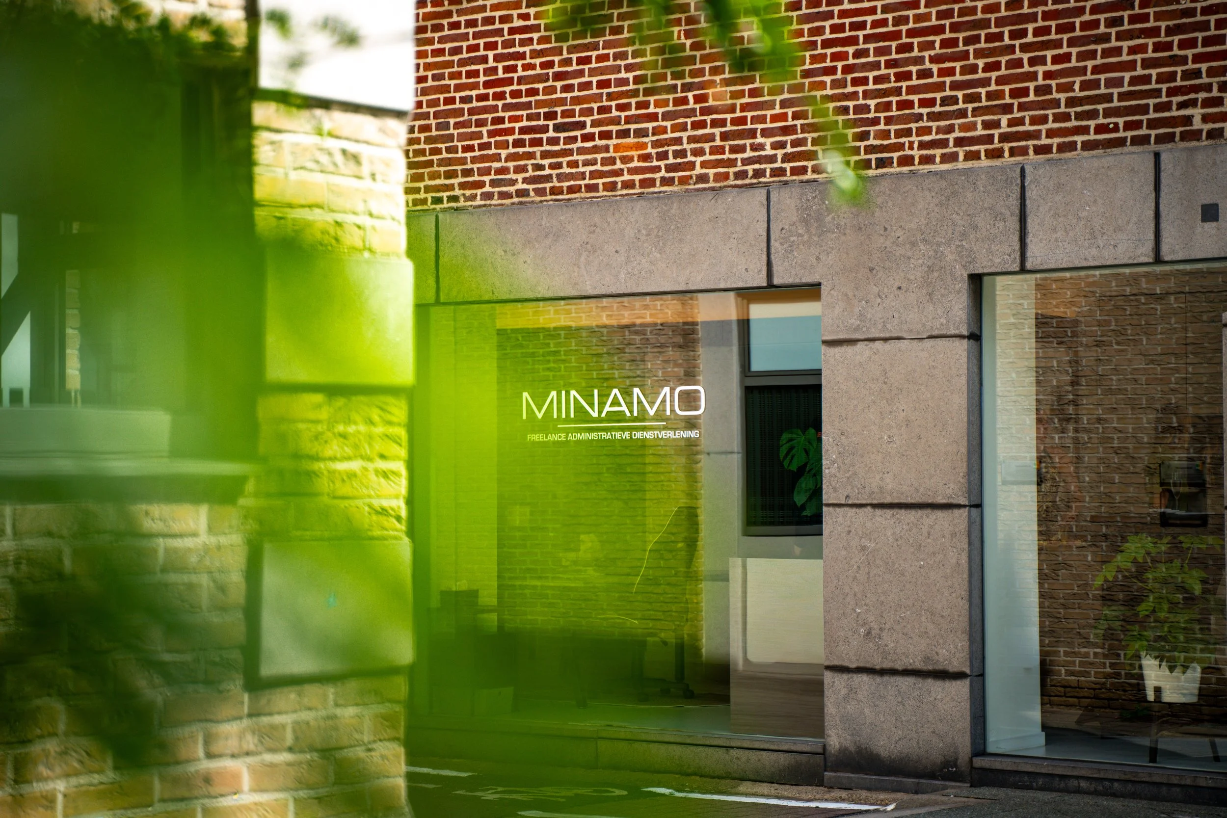 Exterieur kantoorgebouw Minamo