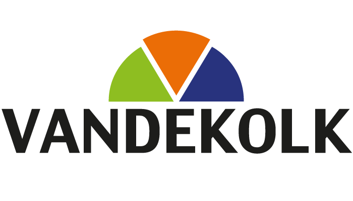 Logo met een halve cirkel in groen, oranje, blauw en zwart met de tekst 'VANDEKOLK' eronder.