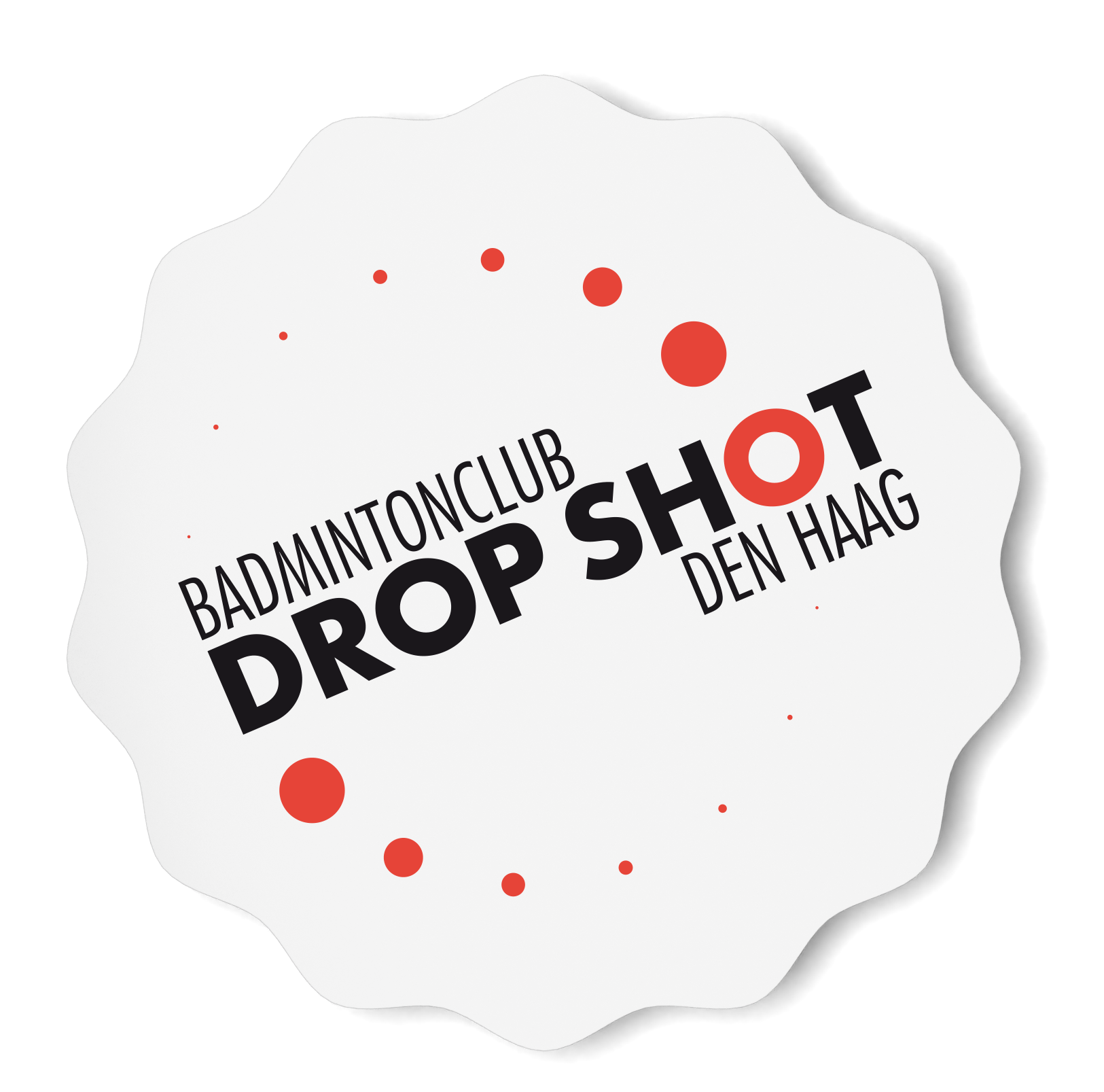 Logo van het Badmintonclub POP SHOT Den Haag, met rode stippen op een witte achtergrond en zwarte letters.