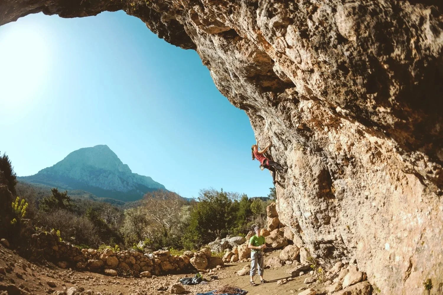 Crag Etiquette: How Not to Be That Climber Outdoors