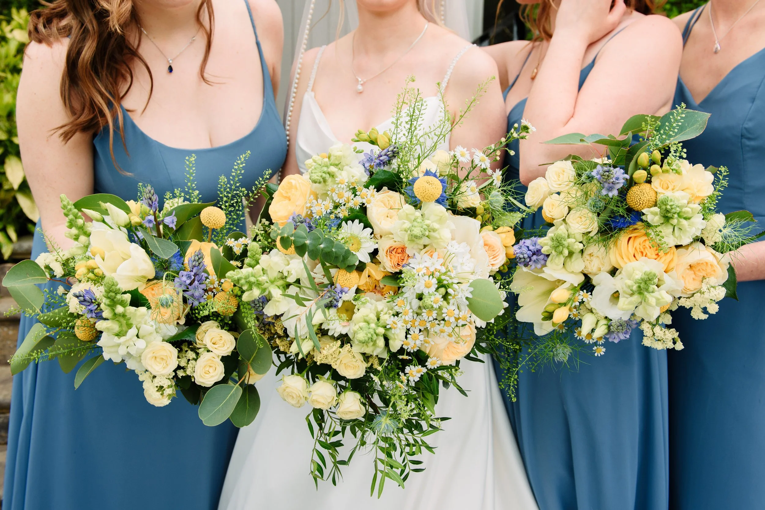 What’s the minimum budget for wedding flowers?