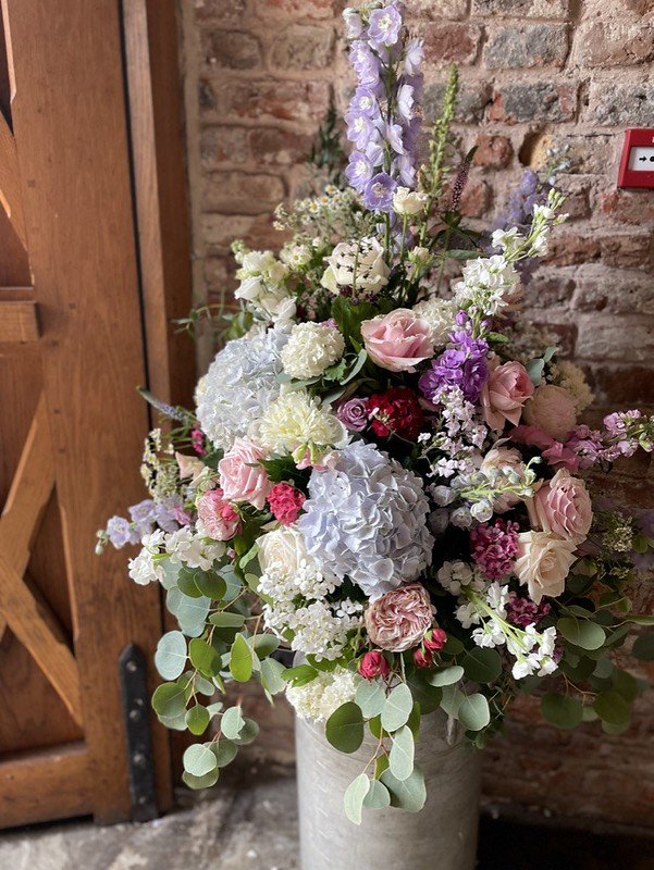 15 things you need to know before ordering wedding flowers.