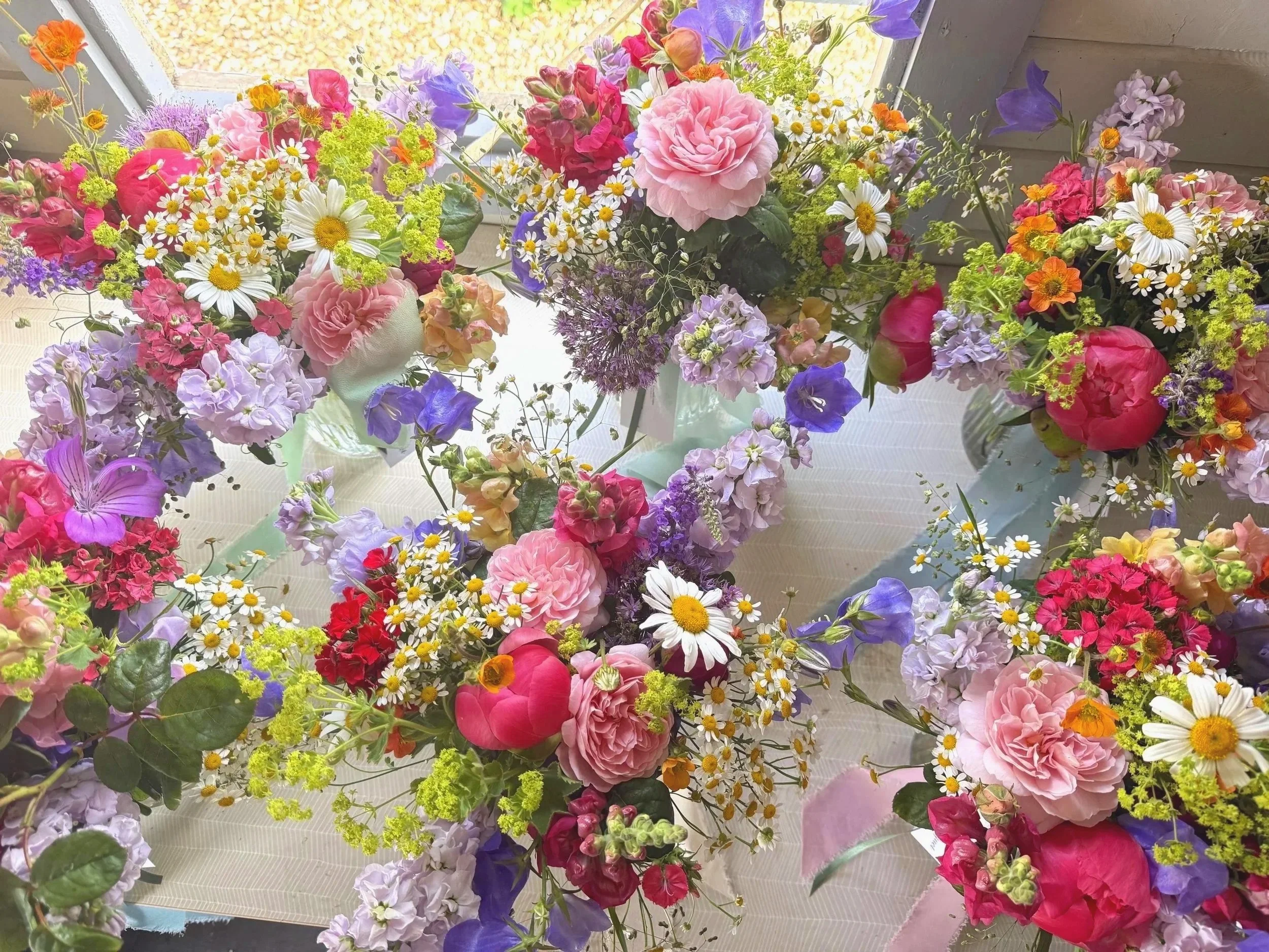 6 Summer floral bouquets for a wedding
