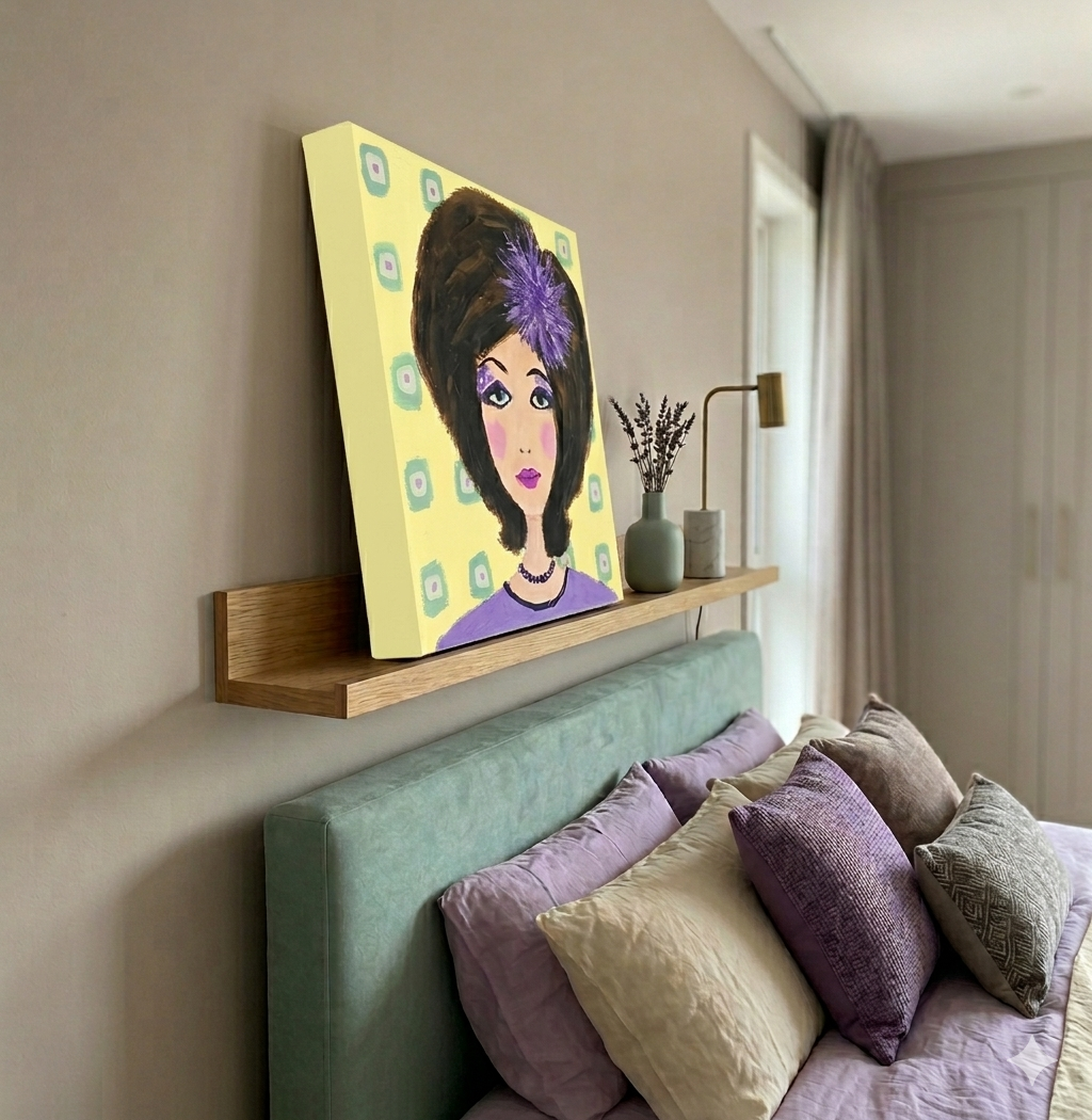 Quadro volto donna sfondo giallo.png