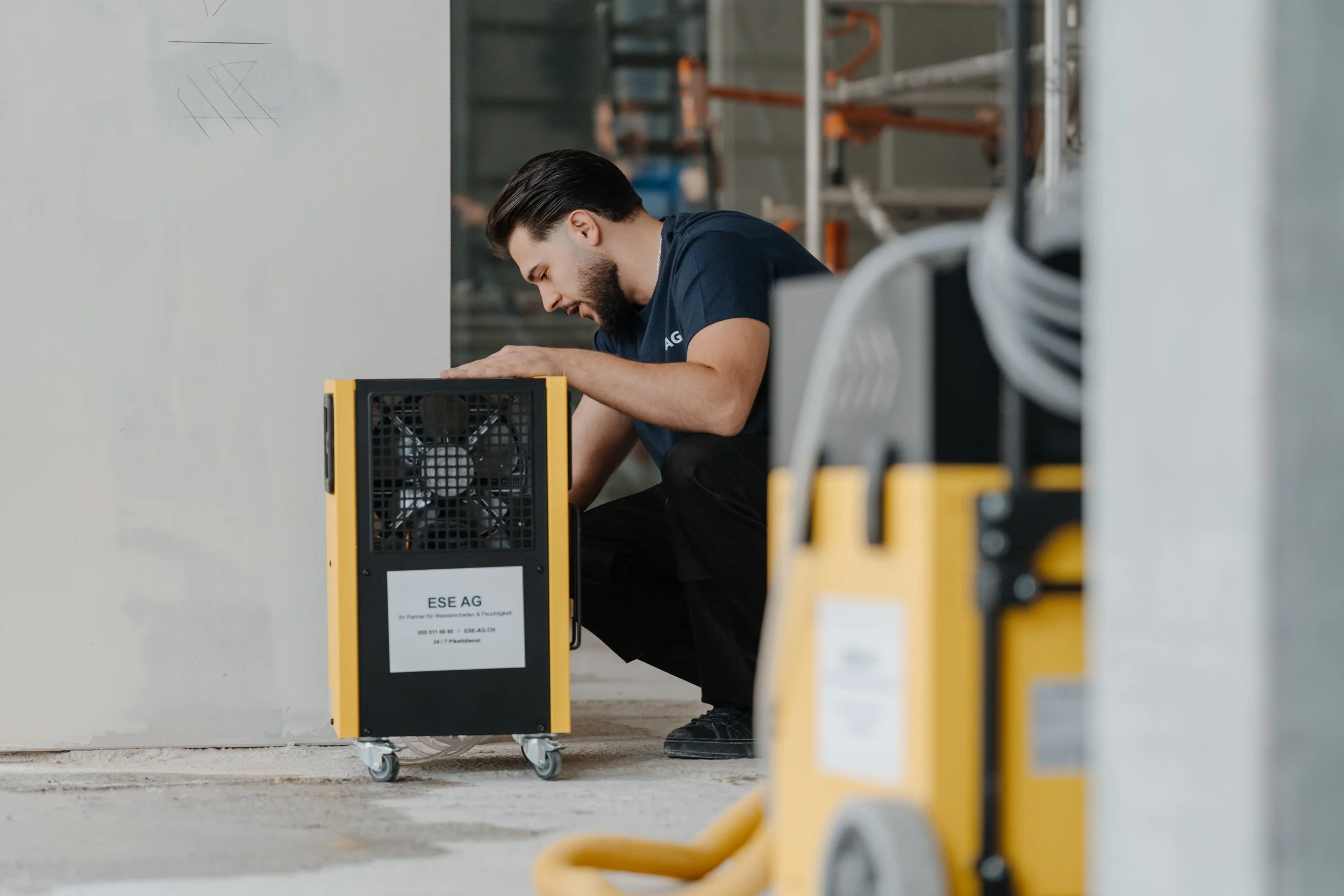 Modernste Bautrocknungstechnologie im Einsatz – Präzise Lösungen für nachhaltigen Bautenschutz