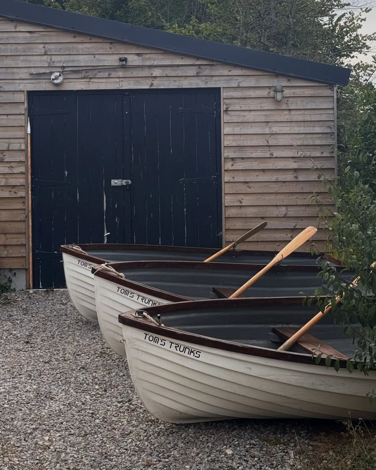 db-studios-toms-trunks-branded-tenders-boathouse.jpg