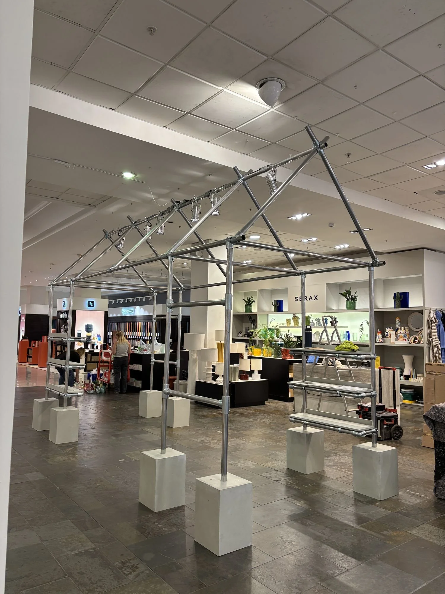 db-studios-completedworks-pop-up-structure-selfridges-floor.jpg