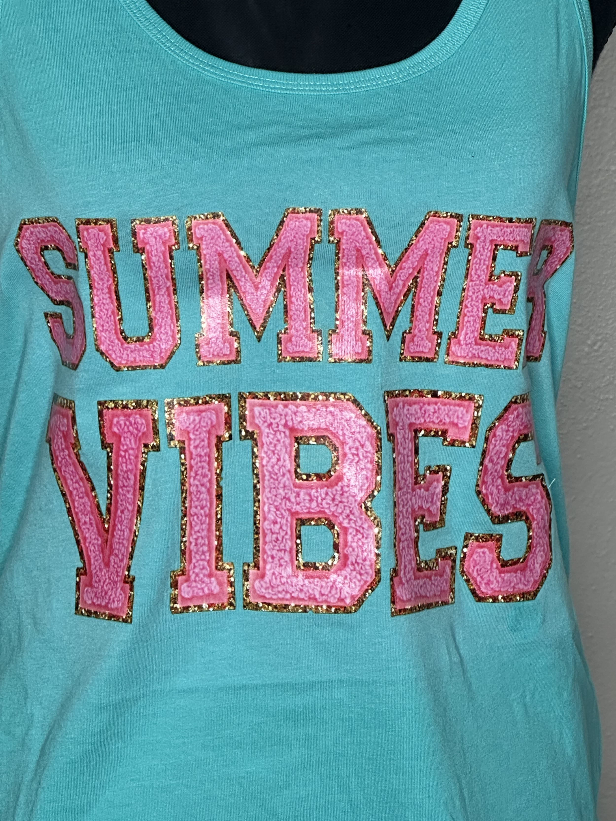Summer Vibes Close UP.png