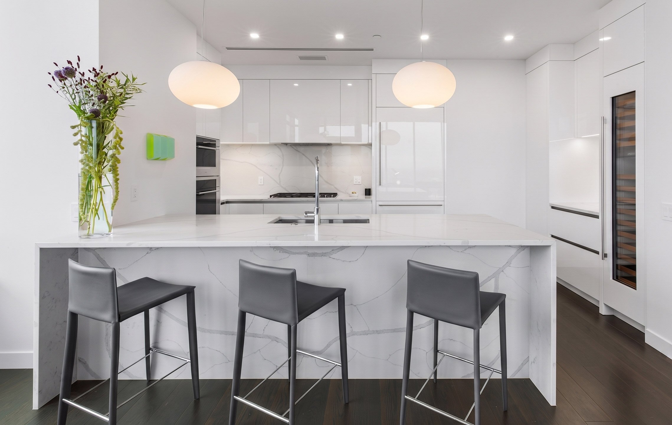 3603-Linda-Stools-Kitchen.jpg