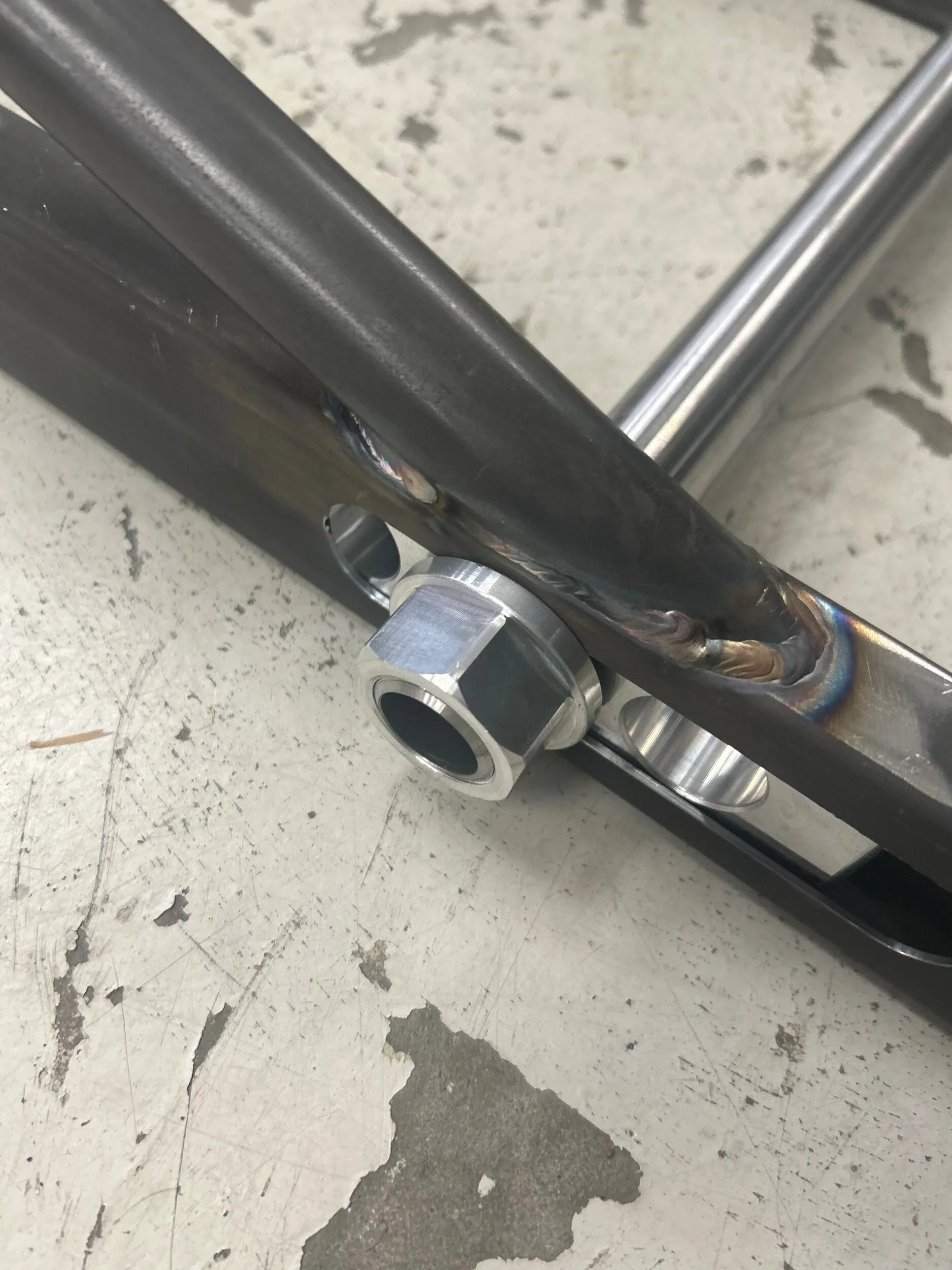 M8 Soft Tail Extended Swingarm 2.webp