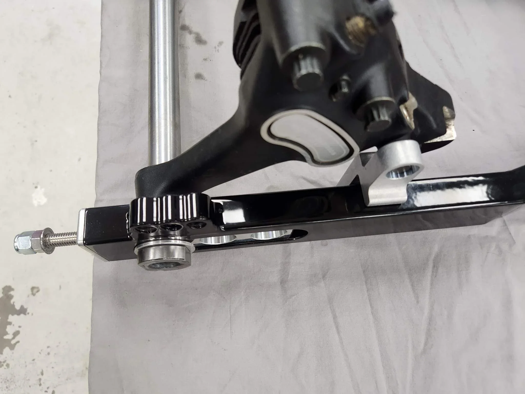 2002-2007 Chromoly "Skinny Bagger" Swing Arm 3.webp