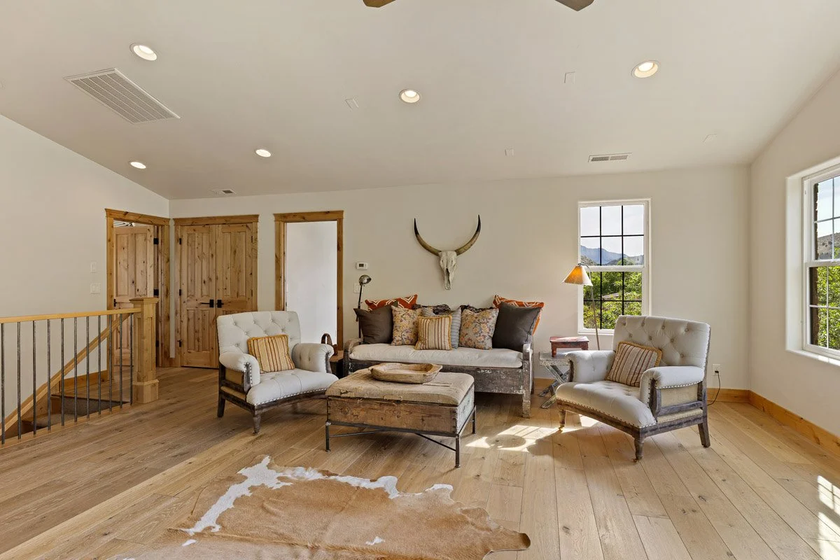 21 105_RiverBendCir_MLS-40.jpg