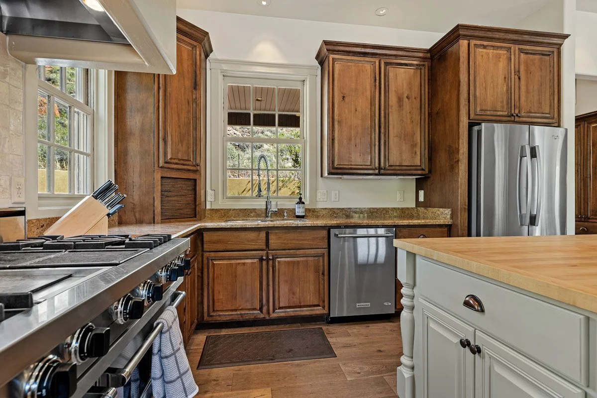 7 105_RiverBendCir_MLS-20.jpg