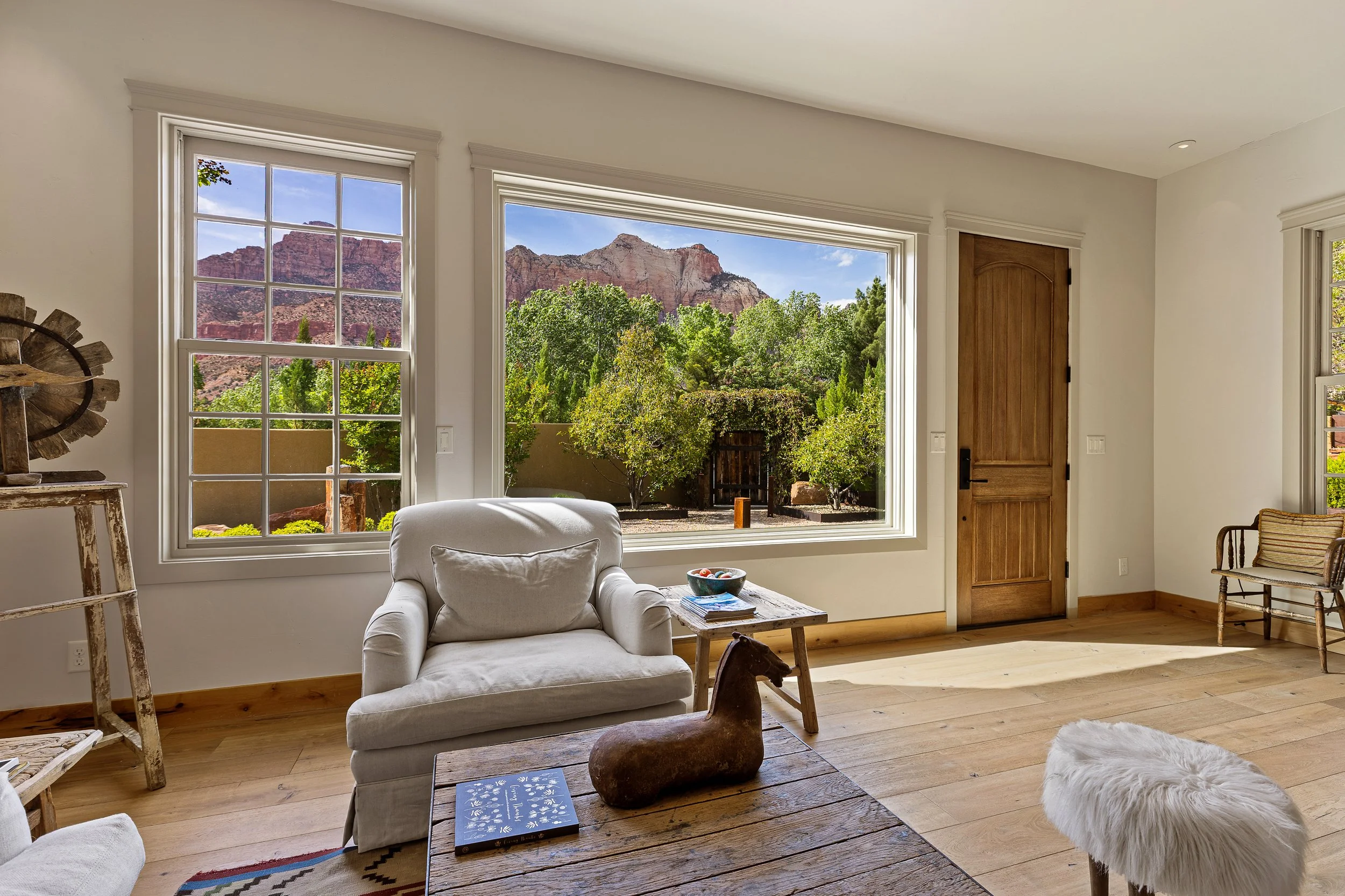 3 105_RiverBendCir_MLS-18.jpg