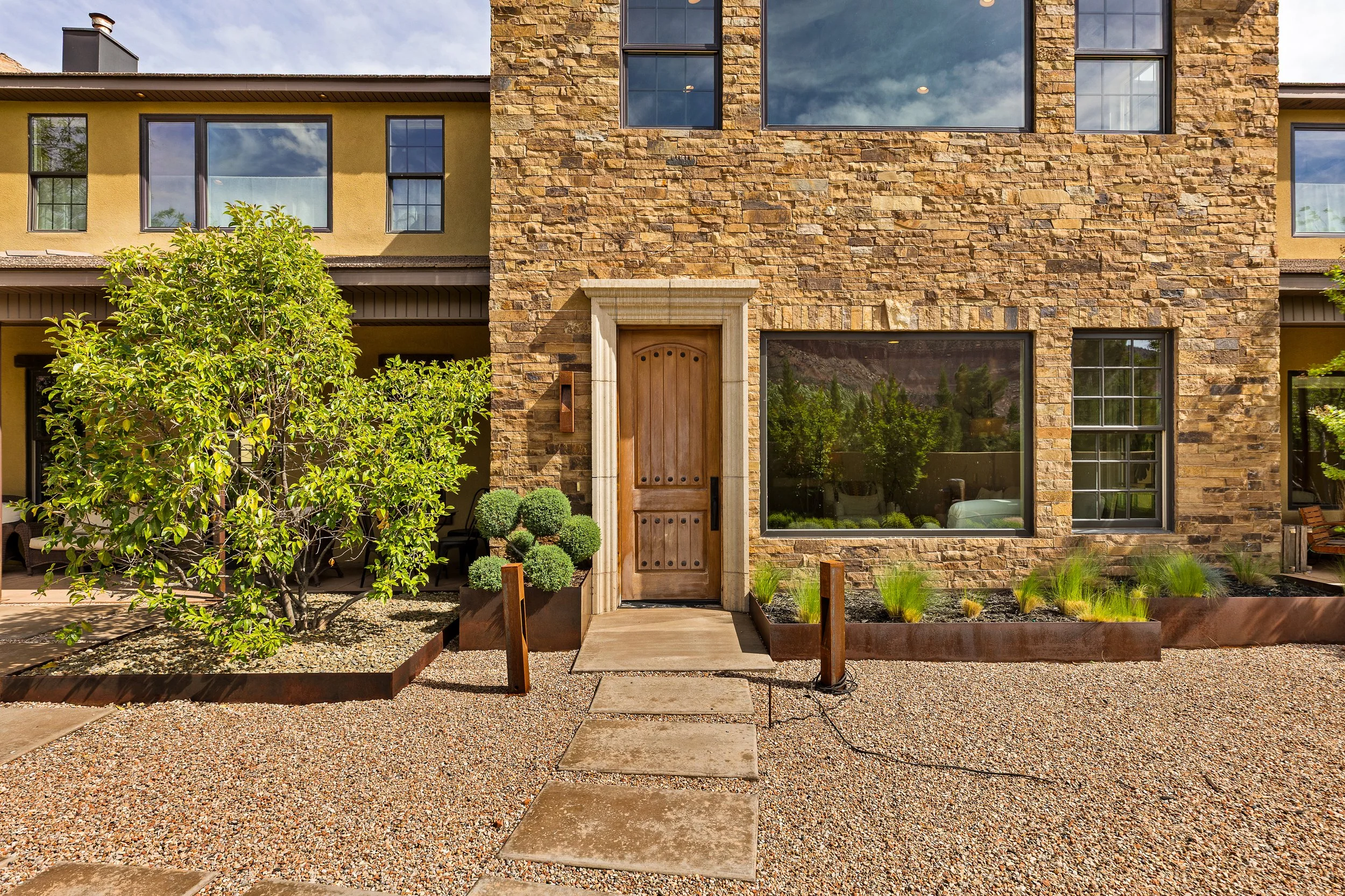 34 105_RiverBendCir_MLS-9.jpg