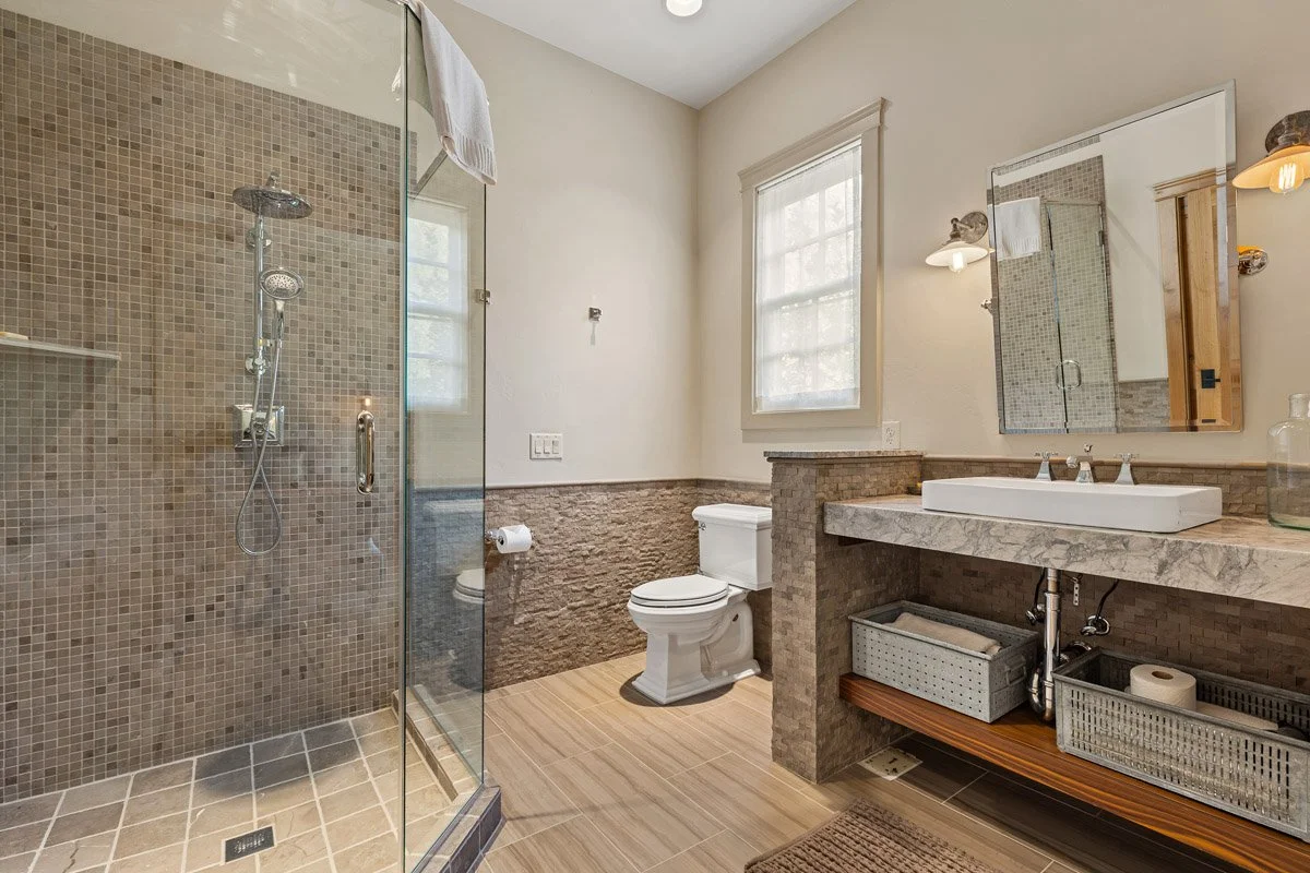 17 105_RiverBendCir_MLS-28.jpg